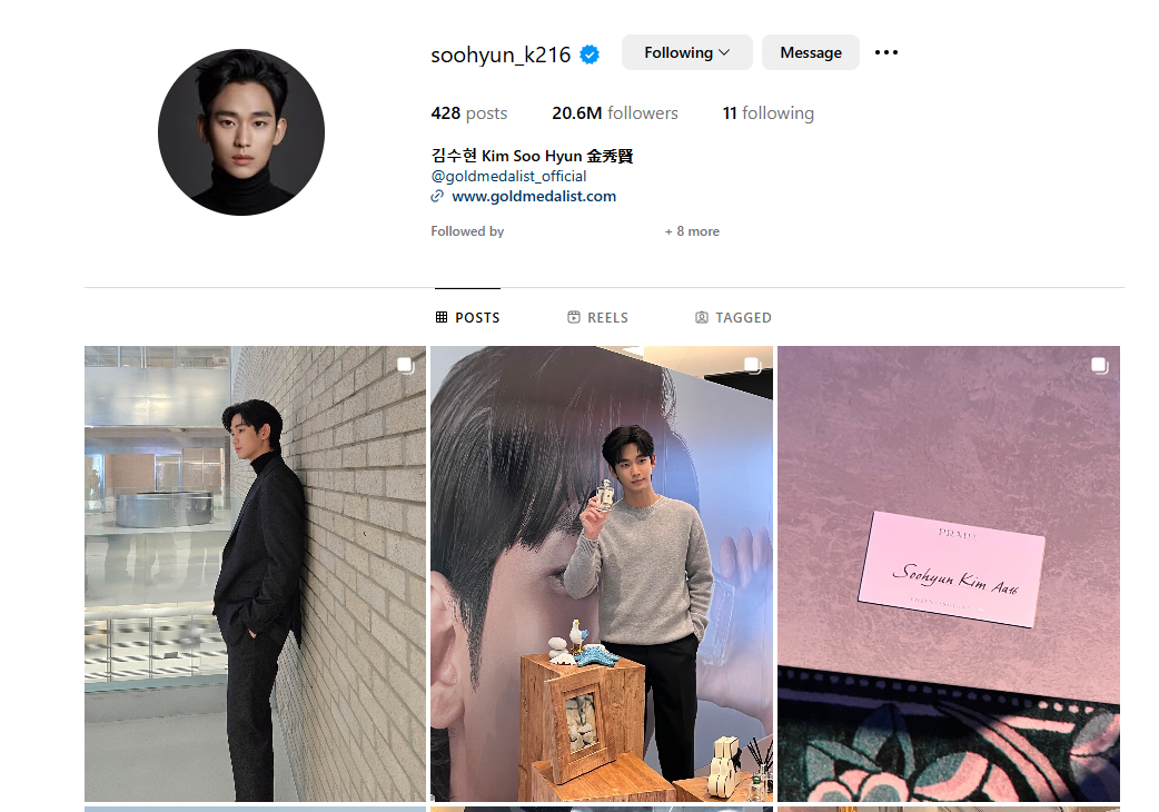 Tính đến hiện tại (chiều 13/3), tài khoản của anh đã giảm khoảng 600.000 người lượt theo dõi. Kể từ khi ồn ào từng hẹn hò 6 năm với Kim Sae Ron nổ ra (vào 10/3), Kim Soo Hyun chưa cập nhật bất kỳ trạng thái mới nào trên Instagram. Tính đến hiện tại (chiều 13/3), tài khoản của anh đã giảm khoảng 600.000 người lượt theo dõi. Kể từ khi ồn ào từng hẹn hò 6 năm với Kim Sae Ron nổ ra (vào 10/3), Kim Soo Hyun chưa cập nhật bất kỳ trạng thái mới nào trên Instagram.