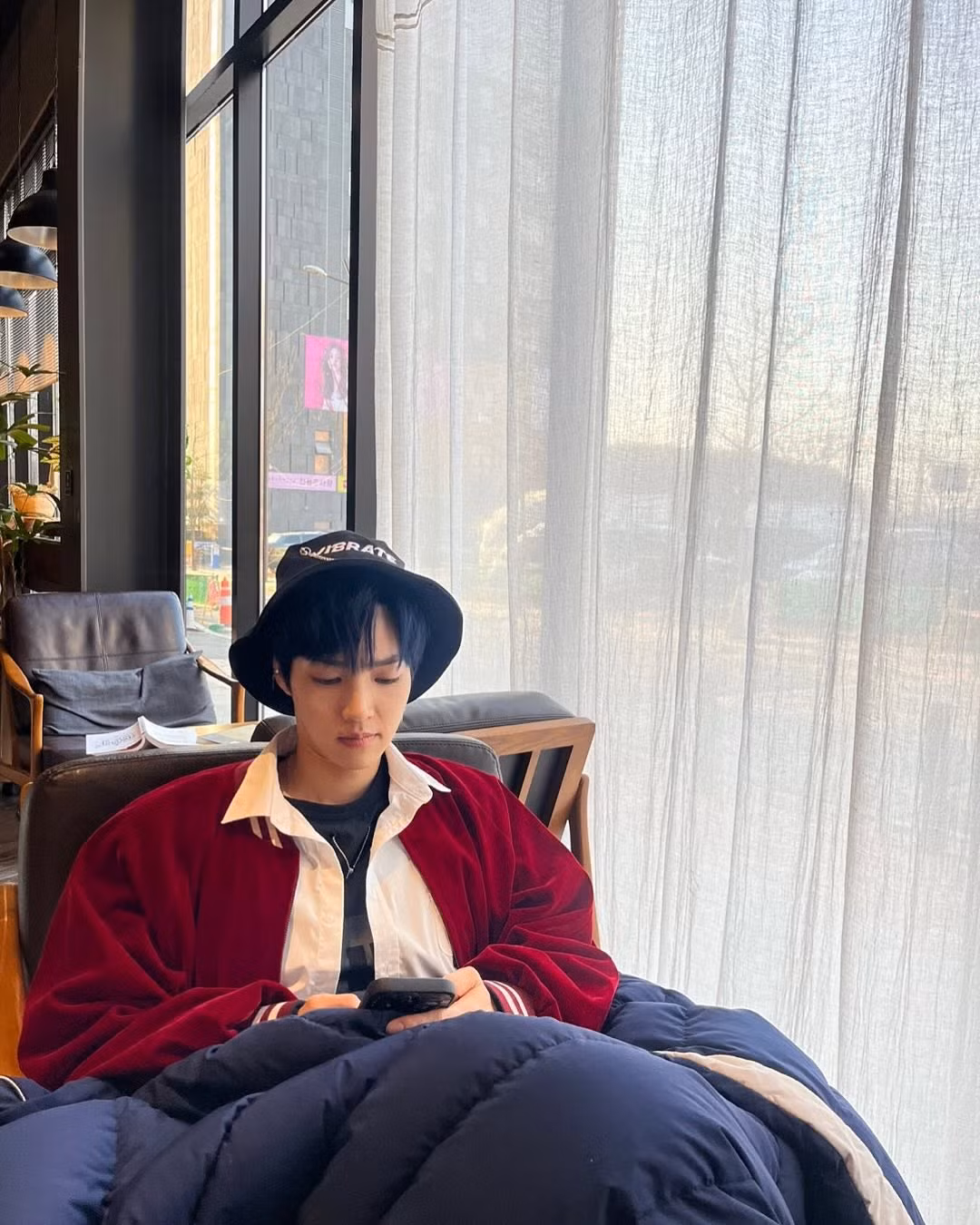 Anh bắt đầu diễn xuất từ năm 2020. Trước Study Group, Baek Seo Hoo cũng gây chú ý với vai phụ Ko Won trong Miss Night and Day.