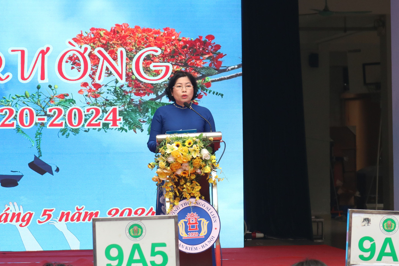 Cô Hiệu trưởng Phạm Thu Hà hy vọng teen sẽ vững bước trong hành trình mới.