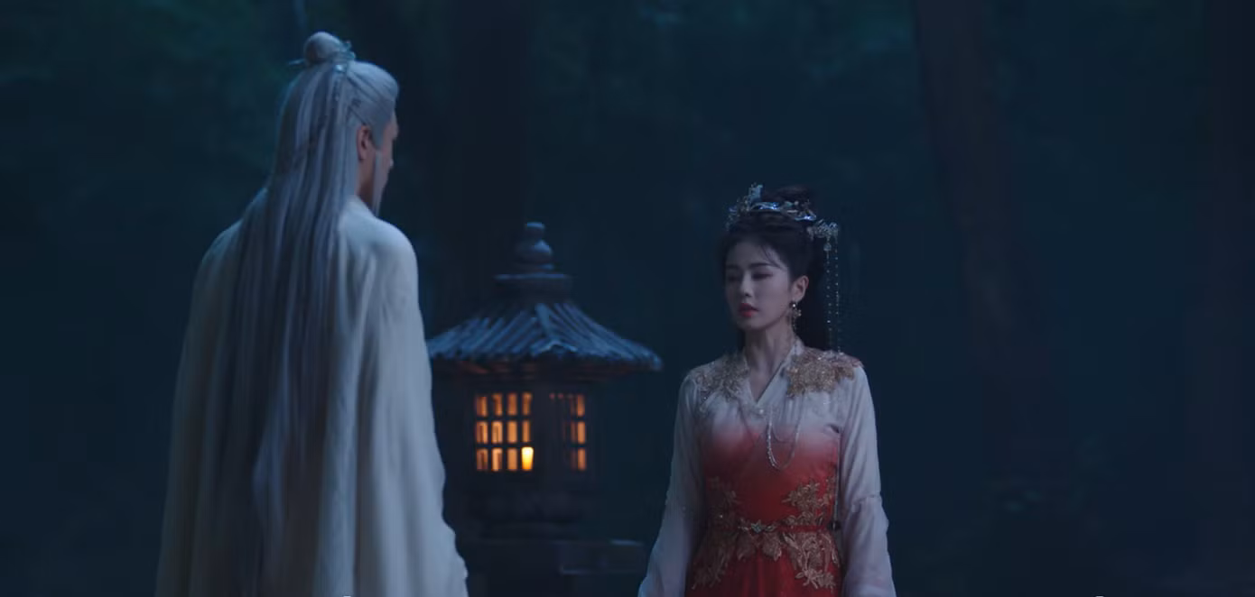 Bạch Cửu Tư tranh thủ lần "lập kèo" này thỉnh cầu cô mặc đồ đỏ đến "giết" mình. Tình tiết này khiến khán giả bật cười vì "độ cơ hội" của "Bạch 94" trong công cuộc cua lại thê tử.