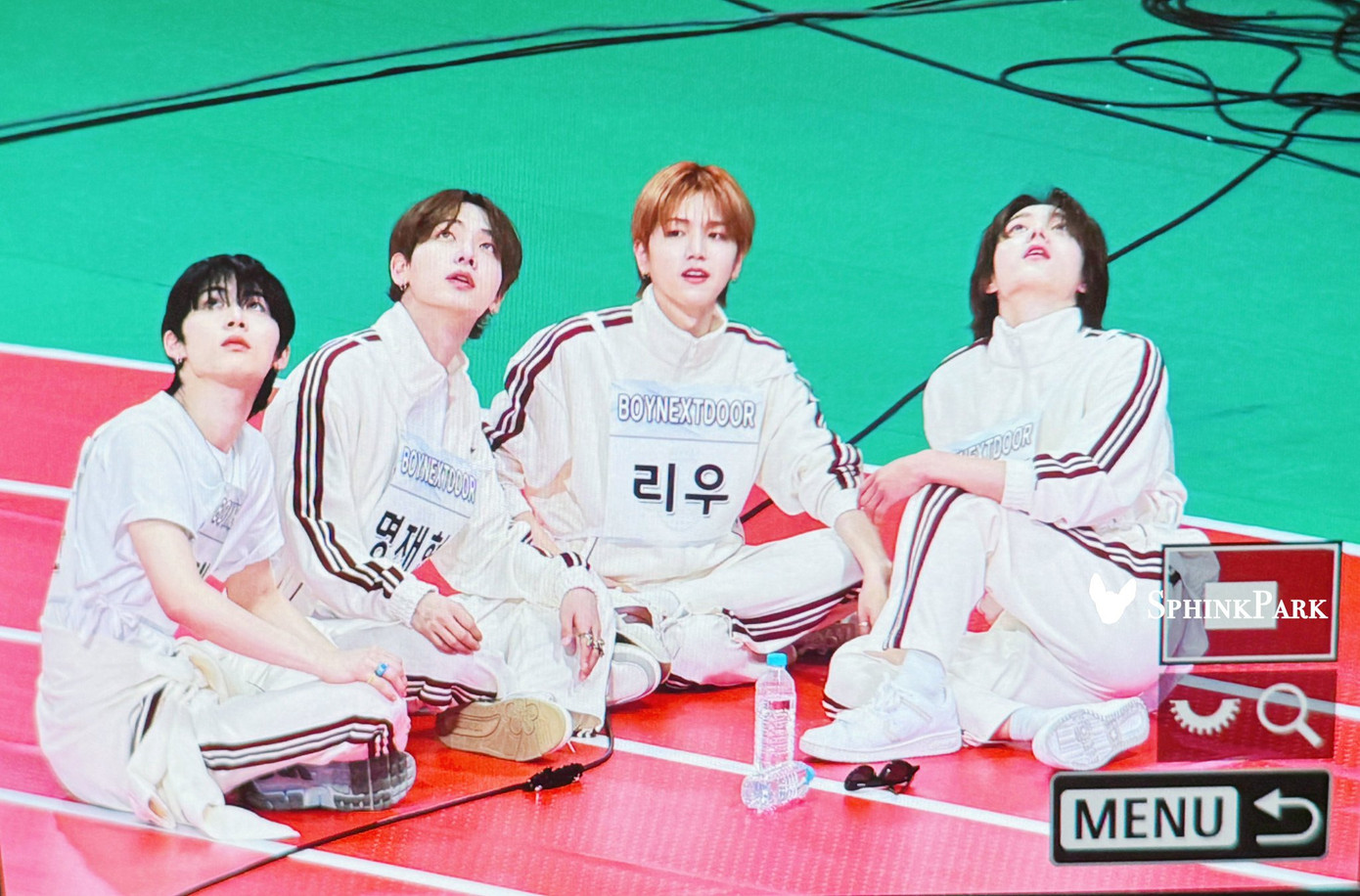 Leehan và Woonhak không tham gia quay ngày 5/8 vì có lịch trình riêng. Leehan và Woonhak không tham gia quay ngày 5/8 vì có lịch trình riêng.