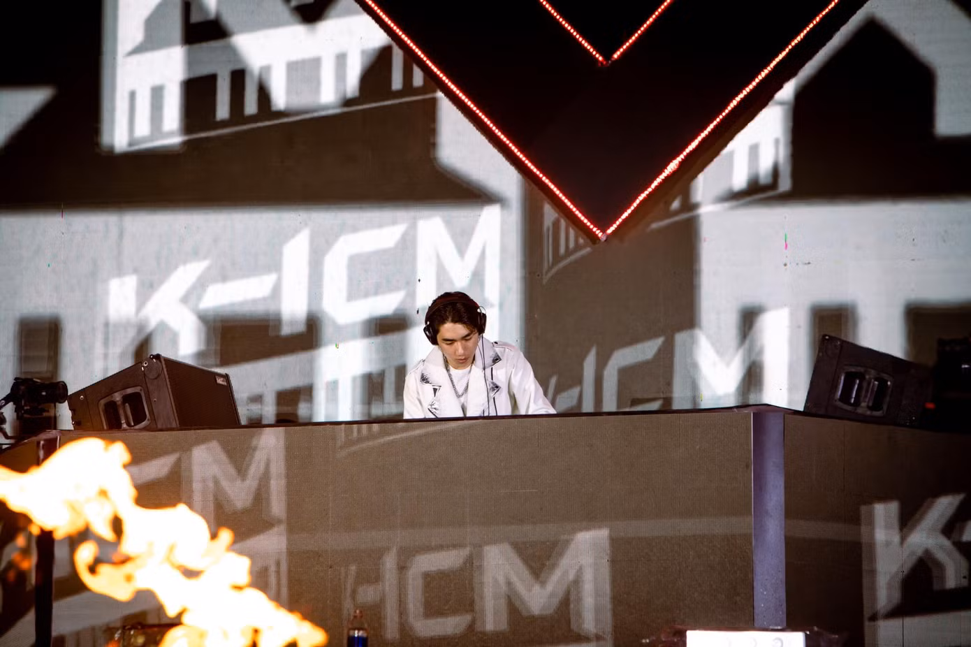 K-ICM liệu có thể chung sân khấu với dàn DJs quốc tế thuộc Top 100 DJs? K-ICM liệu có thể chung sân khấu với dàn DJs quốc tế thuộc Top 100 DJs?
