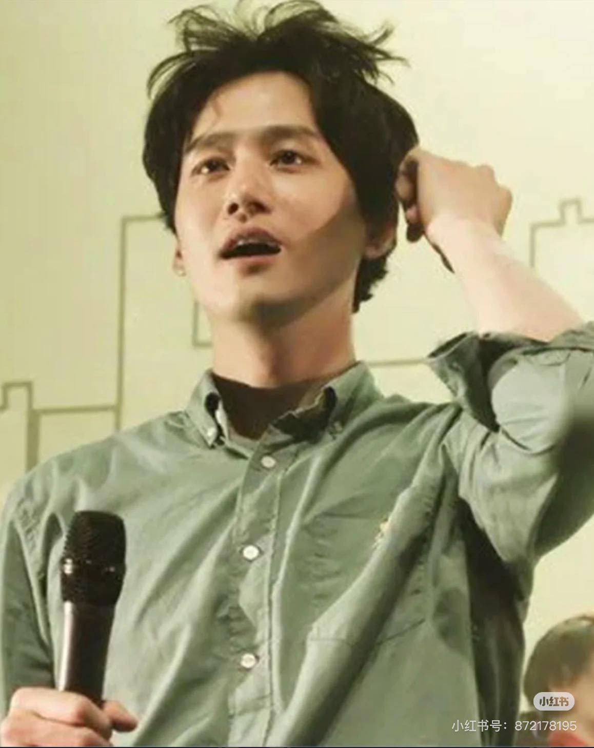 Visual "nức nở" thời trai tráng của "bố Yang" Khi Cuộc Đời Cho Bạn Quả Quýt. Visual "nức nở" thời trai tráng của "bố Yang" Khi Cuộc Đời Cho Bạn Quả Quýt.