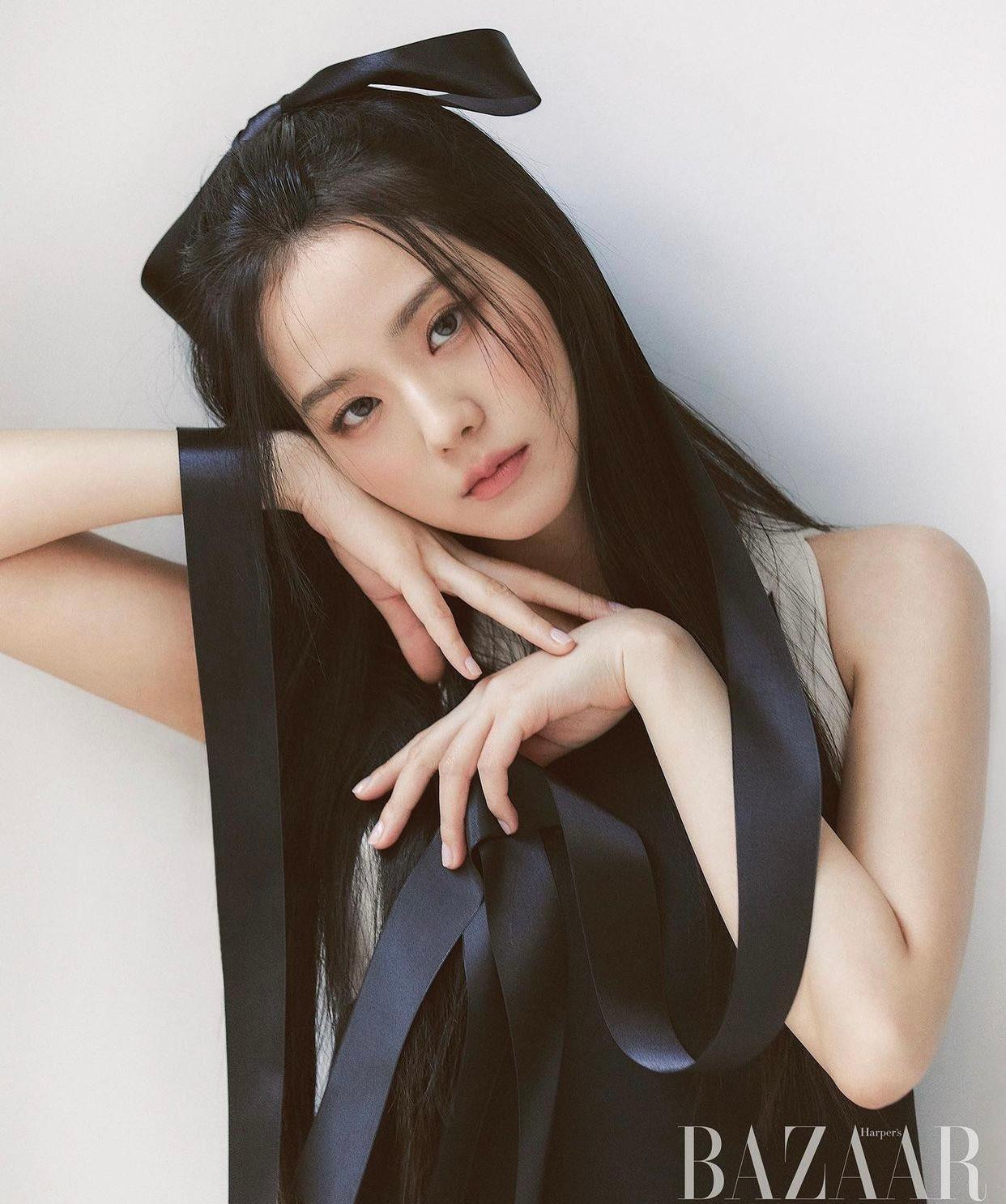 Jisoo (BLACKPINK) tăng nhẹ một hạng so với tháng trước. Cô nàng cũng có màn xuất hiện ấn tượng tại Paris Fashion Week 2022. Gần đây, tạo hình của Jisoo trên trang bìa hai tạp chí Harper's Bazaar Nhật và Vogue Hàn Quốc cũng thu hút sự chú ý của công chúng. Jisoo (BLACKPINK) tăng nhẹ một hạng so với tháng trước. Cô nàng cũng có màn xuất hiện ấn tượng tại Paris Fashion Week 2022. Gần đây, tạo hình của Jisoo trên trang bìa hai tạp chí Harper's Bazaar Nhật và Vogue Hàn Quốc cũng thu hút sự chú ý của công chúng.