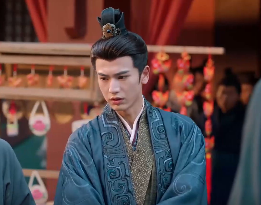 Bùi Văn Tuyên an toàn nhưng bị thương ở tay. Bùi Văn Tuyên an toàn nhưng bị thương ở tay.