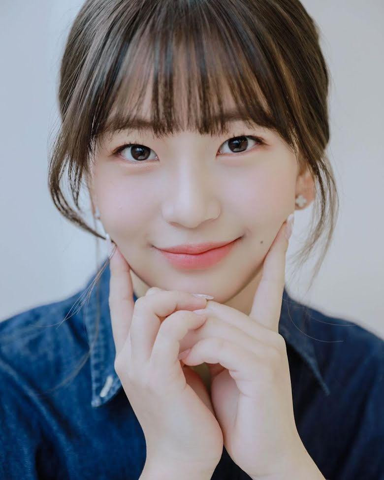 Yuna từng là diễn viên nhí và người mẫu. Yuna từng là diễn viên nhí và người mẫu.