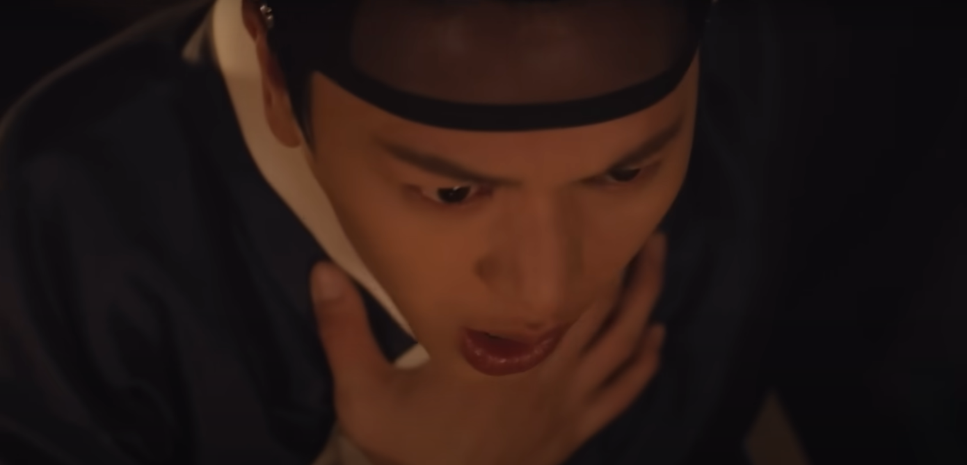 Gang Cheol bị suy yếu trong teaser tập 13, lo sợ không thể bảo vệ Yeo Ri, nhưng không rõ có phải do Yoon Gap tác động hay không. Gang Cheol bị suy yếu trong teaser tập 13, lo sợ không thể bảo vệ Yeo Ri, nhưng không rõ có phải do Yoon Gap tác động hay không.