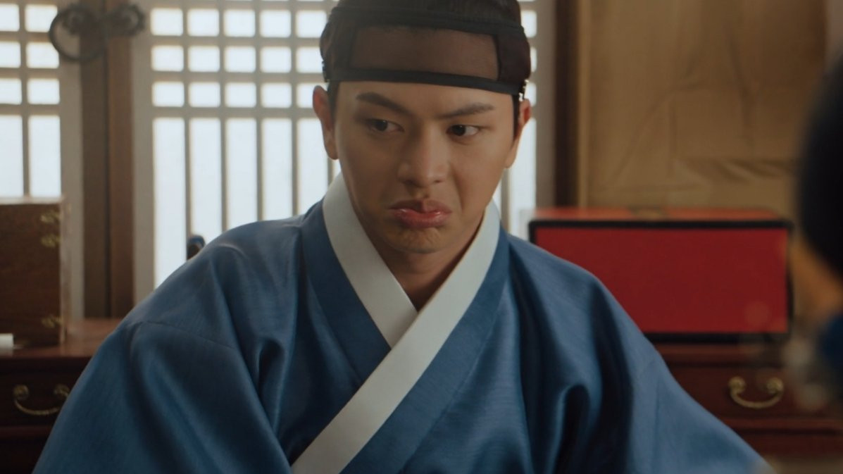 Cách gọi thái giám là "bào ngư nướng" của bé con cũng y chóc Gang Cheol.