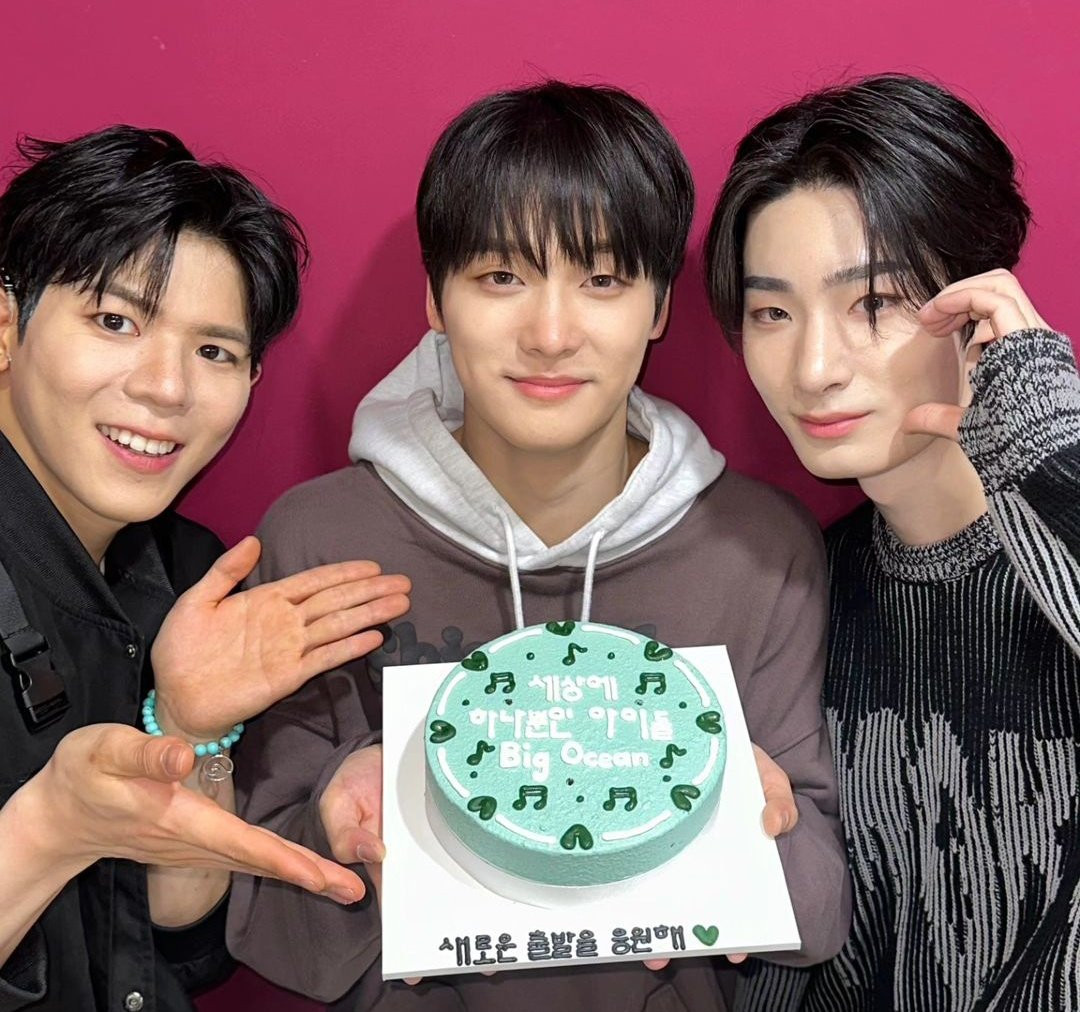 Các thành viên của Big Ocean gồm Chanyeon, Hyunjin và Jiseok (từ trái qua phải). Các thành viên của Big Ocean gồm Chanyeon, Hyunjin và Jiseok (từ trái qua phải).