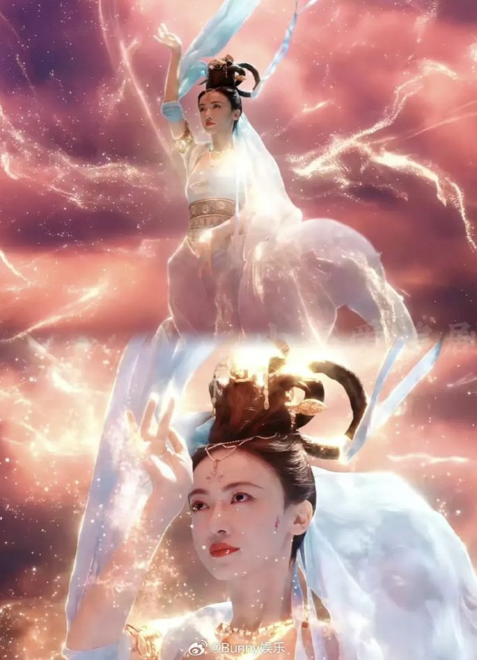 Lúc sau, nàng hóa nữ thần bay lên. Lúc sau, nàng hóa nữ thần bay lên.