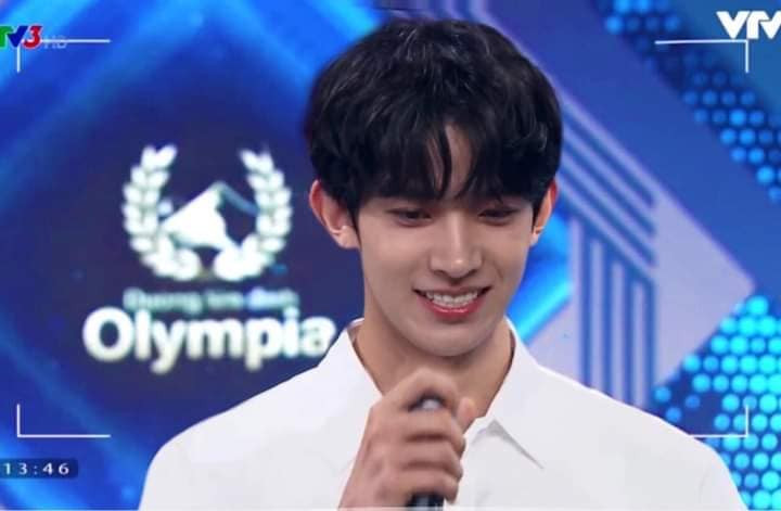 Cư dân mạng Việt từng khéo léo ghép ảnh Heeseung như anh đang dự thi chương trình Đường Lên Đỉnh Olympia khiến nhiều người ăn "dưa bở", truy tìm danh tính chàng nam sinh điển trai từ Hải Phòng, gây sốt mạng xã hội vào tháng 7 năm ngoái. Cư dân mạng Việt từng khéo léo ghép ảnh Heeseung như anh đang dự thi chương trình Đường Lên Đỉnh Olympia khiến nhiều người ăn "dưa bở", truy tìm danh tính chàng nam sinh điển trai từ Hải Phòng, gây sốt mạng xã hội vào tháng 7 năm ngoái.