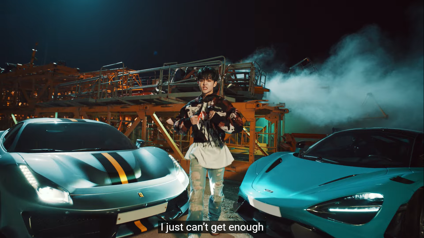 Dàn siêu xe đẹp mắt trong MV JIKJIN của TREASURE.