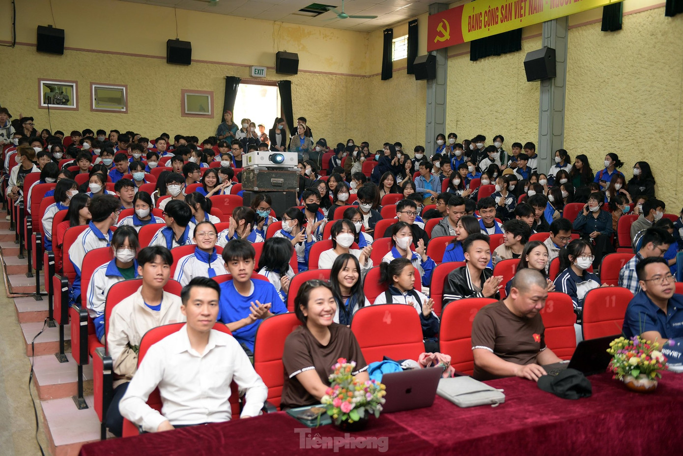 Các tình nguyện viên có mặt tại buổi tập huấn vào sáng 24/3.