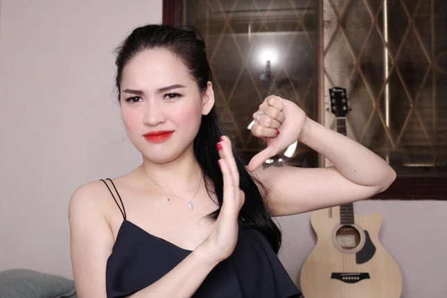 Dù nhận về làn sóng chỉ trích dữ dội, nhưng vẫn còn nhiều người hâm mộ quyết định tin tưởng và dành nhiều tình cảm cho Võ Hà Linh. Dù nhận về làn sóng chỉ trích dữ dội, nhưng vẫn còn nhiều người hâm mộ quyết định tin tưởng và dành nhiều tình cảm cho Võ Hà Linh.