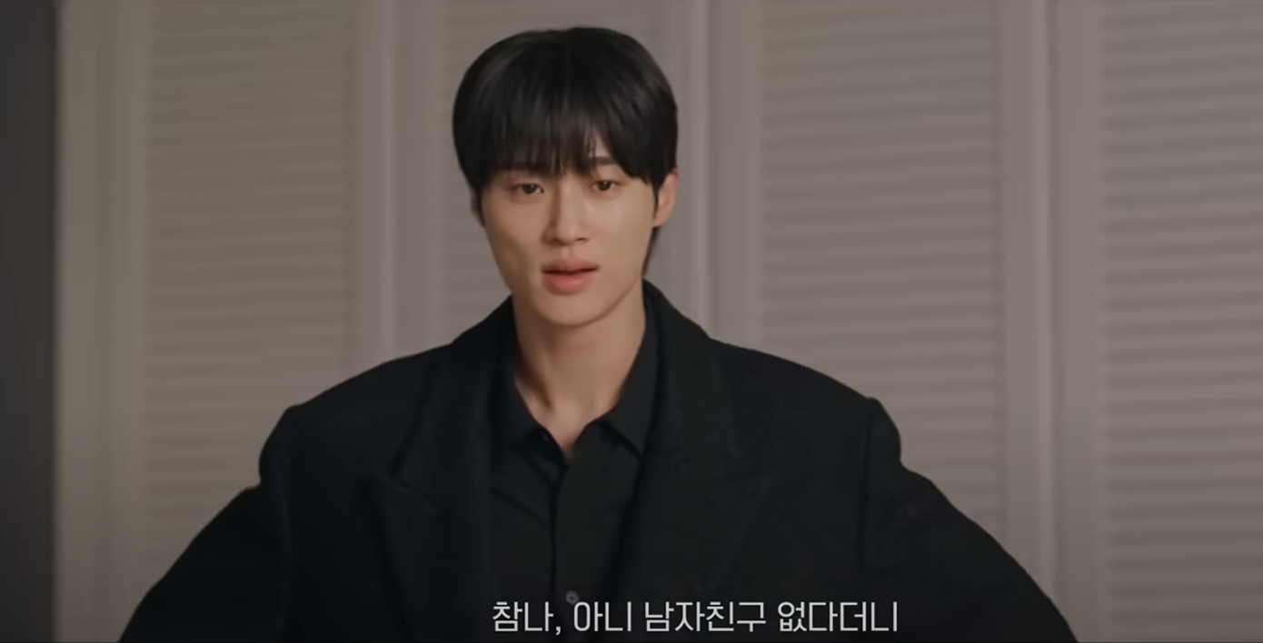 Cú hất áo đủ thấy Ryu Sun Jae giận dỗi cỡ nào.