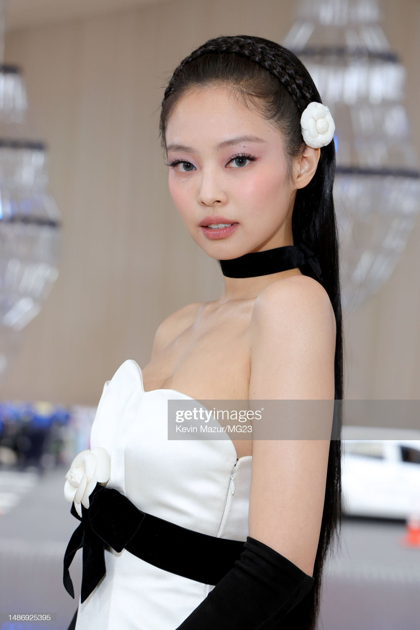 Người hâm mộ &quot;đổ rầm&quot; với make-up look của Jennie.