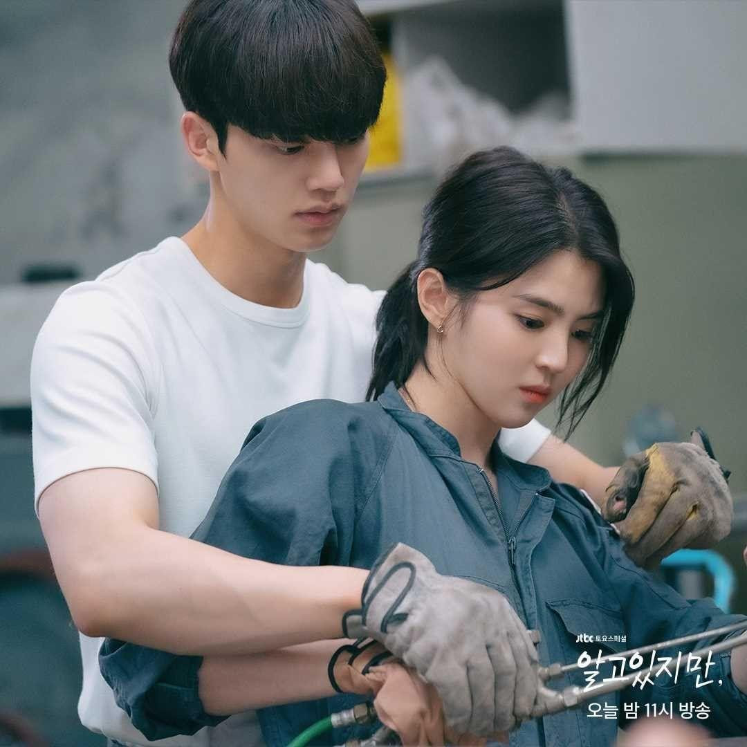 Song Kang và Han So Hee trong Dẫu biết.