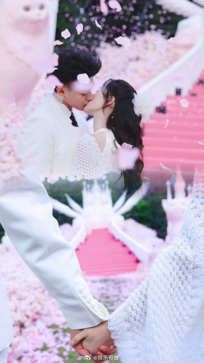 Như vậy, tin đồn cầu hôn của Hoàng Tử Thao và Từ Nghệ Dương xuất hiện vào cuối tháng 4 năm nay là sự thật.