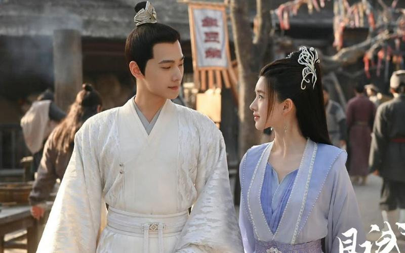 Tin đồn khiến tên Dương Dương và Triệu Lộ Tư bị réo trên top đầu của bảng Hot Search mục Giải trí. Tin đồn khiến tên Dương Dương và Triệu Lộ Tư bị réo trên top đầu của bảng Hot Search mục Giải trí.