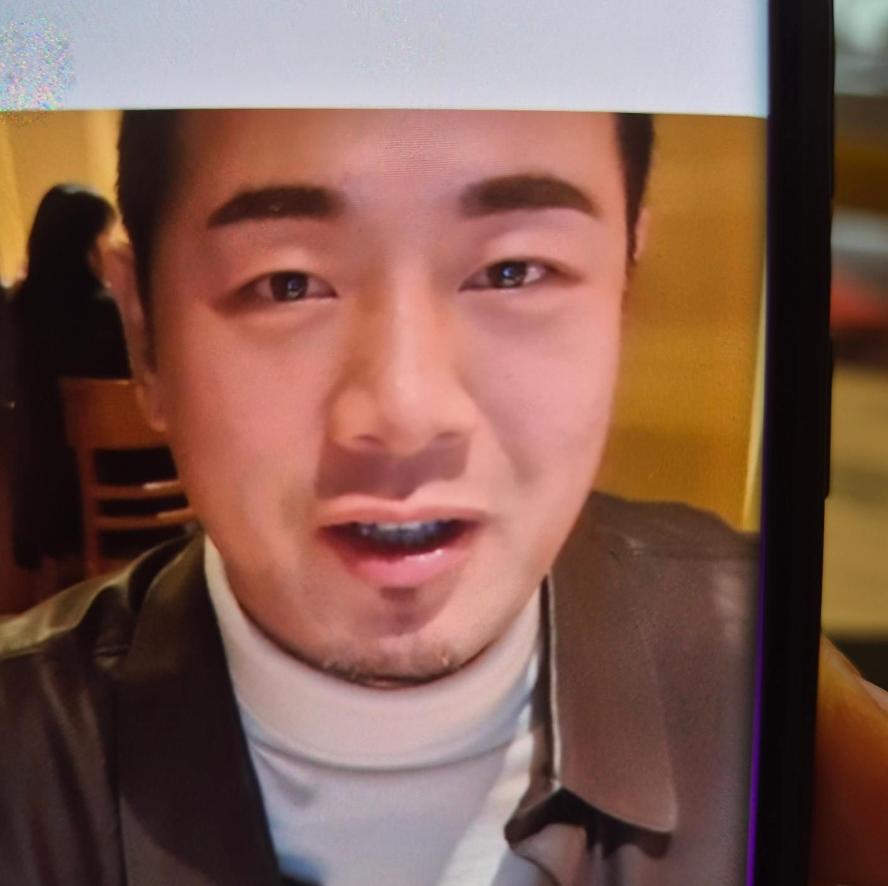 "Chồng tôi đáng yêu quá chừng, nhớ lại kỷ niệm của chúng ta".