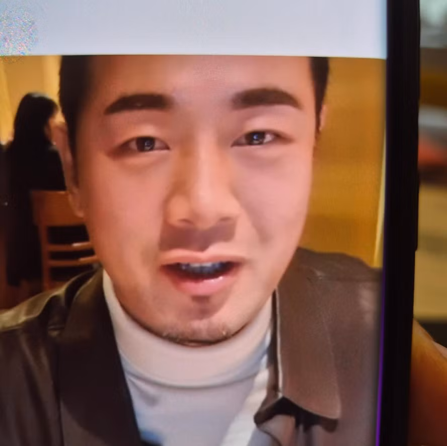 "Chồng tôi đáng yêu quá chừng, nhớ lại kỷ niệm của chúng ta".