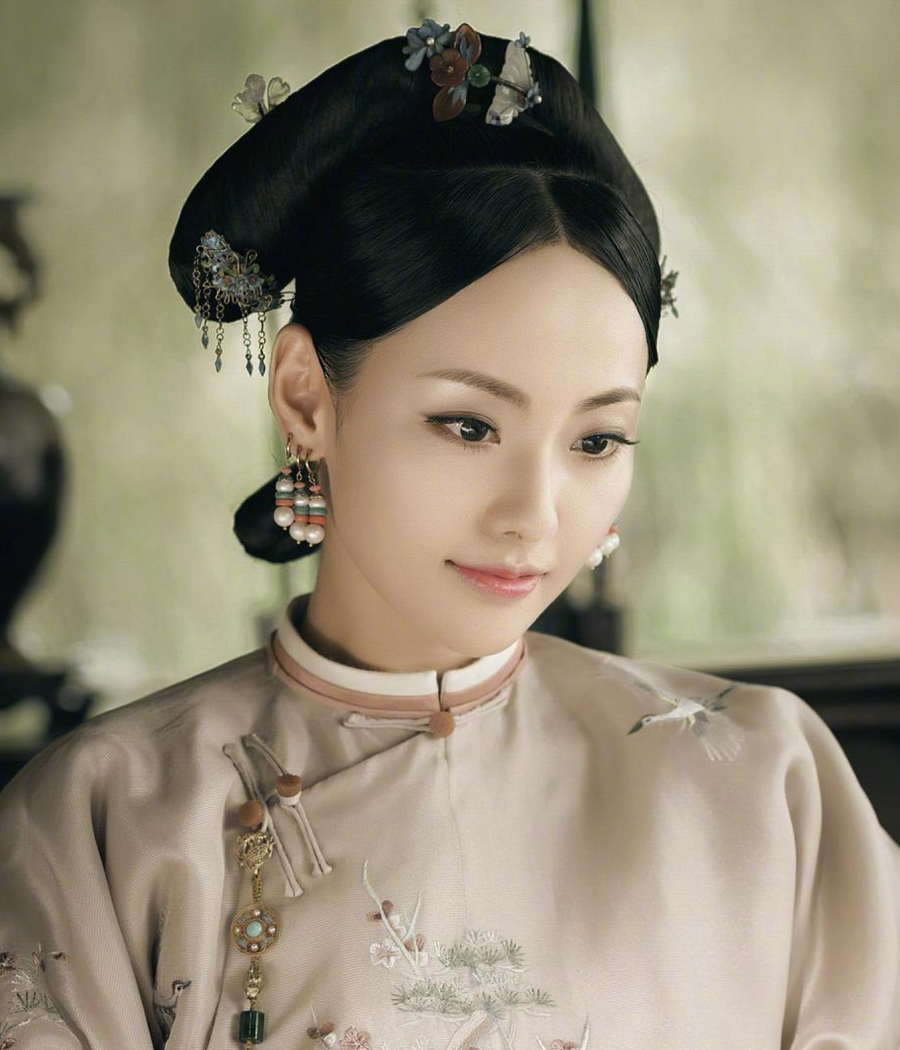 Trương Gia Nghê vào vai Thuận Tần của Diên Hy Công Lược, được nhận xét là mỹ nhân đẹp nhất dàn diễn viên trong phim. Trương Gia Nghê vào vai Thuận Tần của Diên Hy Công Lược, được nhận xét là mỹ nhân đẹp nhất dàn diễn viên trong phim.