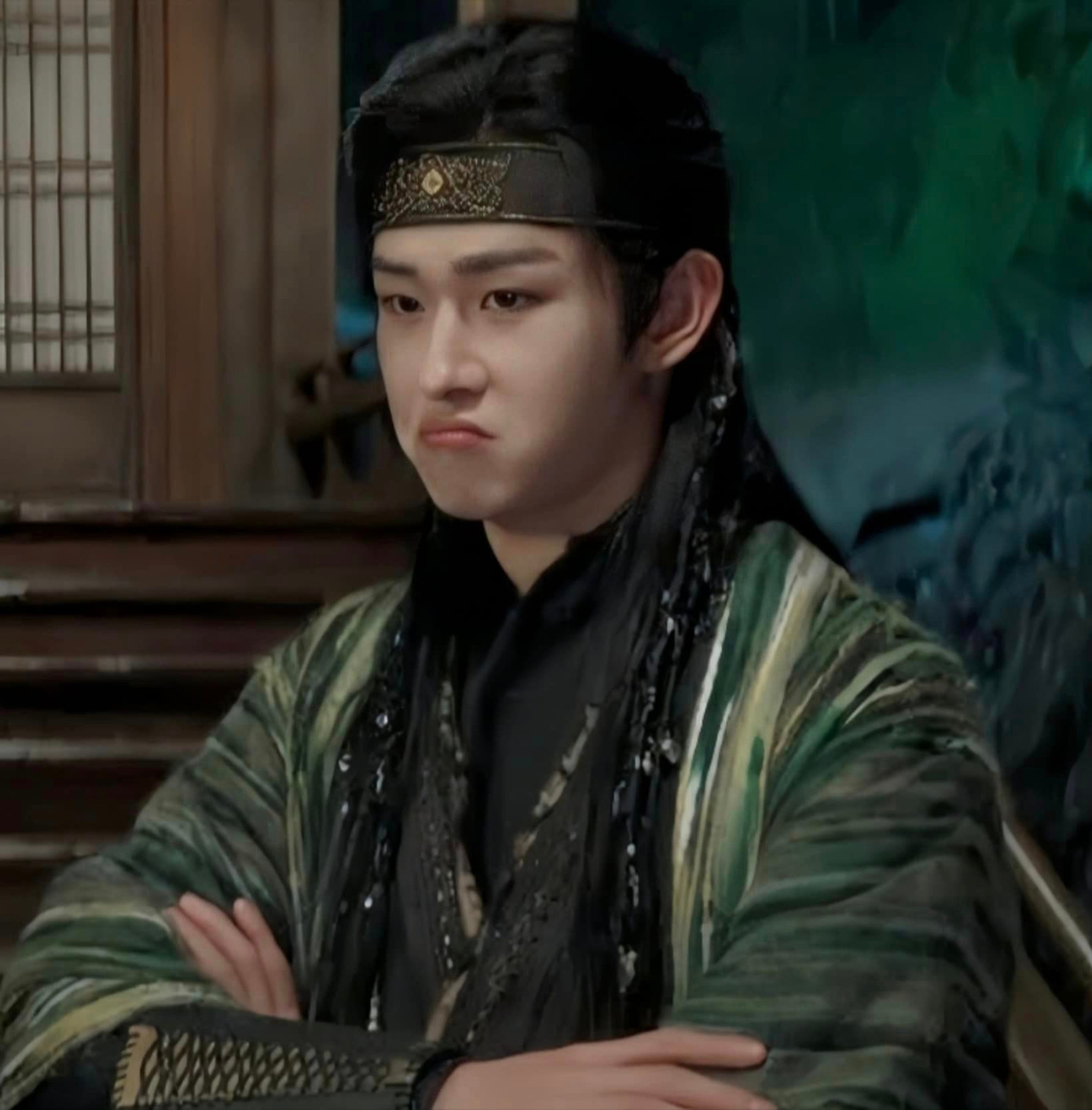 Cung Viễn Chủy là "fan sự nghiệp" hàng đầu của Cung Thượng Giác, cũng chỉ bên Cung nhị, chàng mới để lộ biểu cảm bĩu môi đáng yêu. Cung Viễn Chủy là "fan sự nghiệp" hàng đầu của Cung Thượng Giác, cũng chỉ bên Cung nhị, chàng mới để lộ biểu cảm bĩu môi đáng yêu.