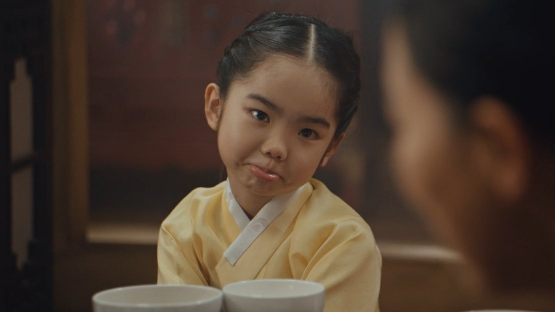 Cách gọi thái giám là "bào ngư nướng" của bé con cũng y chóc Gang Cheol.