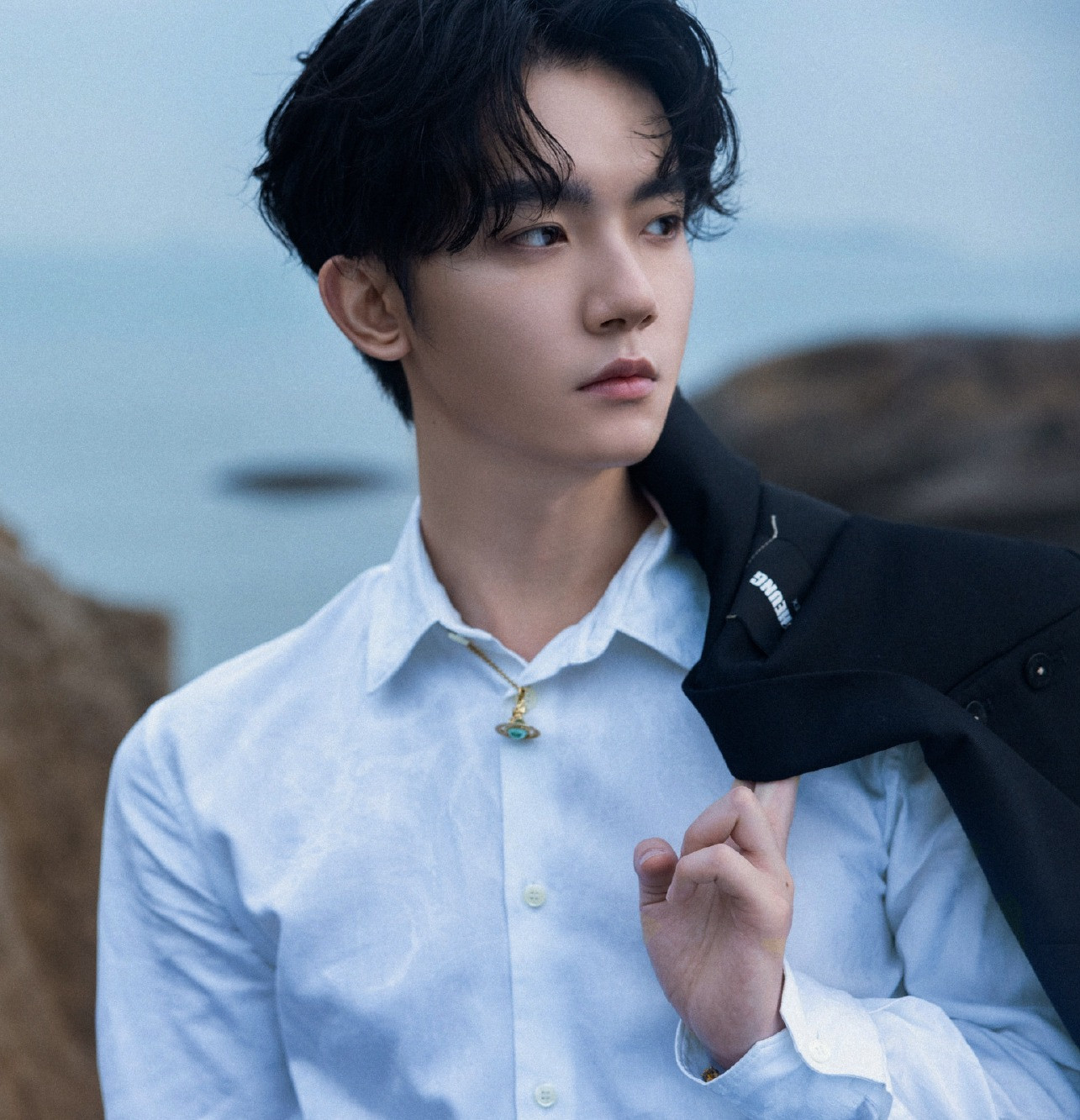 Lý Minh Đức sinh năm 1996, được khán giả đánh giá có diễn xuất tốt, tham gia nhiều bộ phim như Cá Mực Hầm Mật, Thiếu Niên Minh Long...