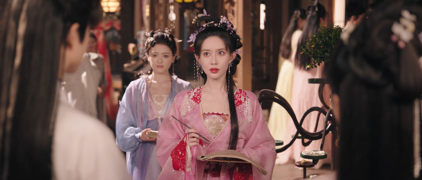 2 cameo Mạnh Tử Nghĩa và Đinh Vũ Hề mới xuất hiện lướt qua nhưng vẫn gây ấn tượng. Có tin đồn nhân vật do cả hai đảm nhận - Trương Chính và Thanh Mộc Viện sẽ có love-line, chi tiết này vốn không có trong nguyên tác.