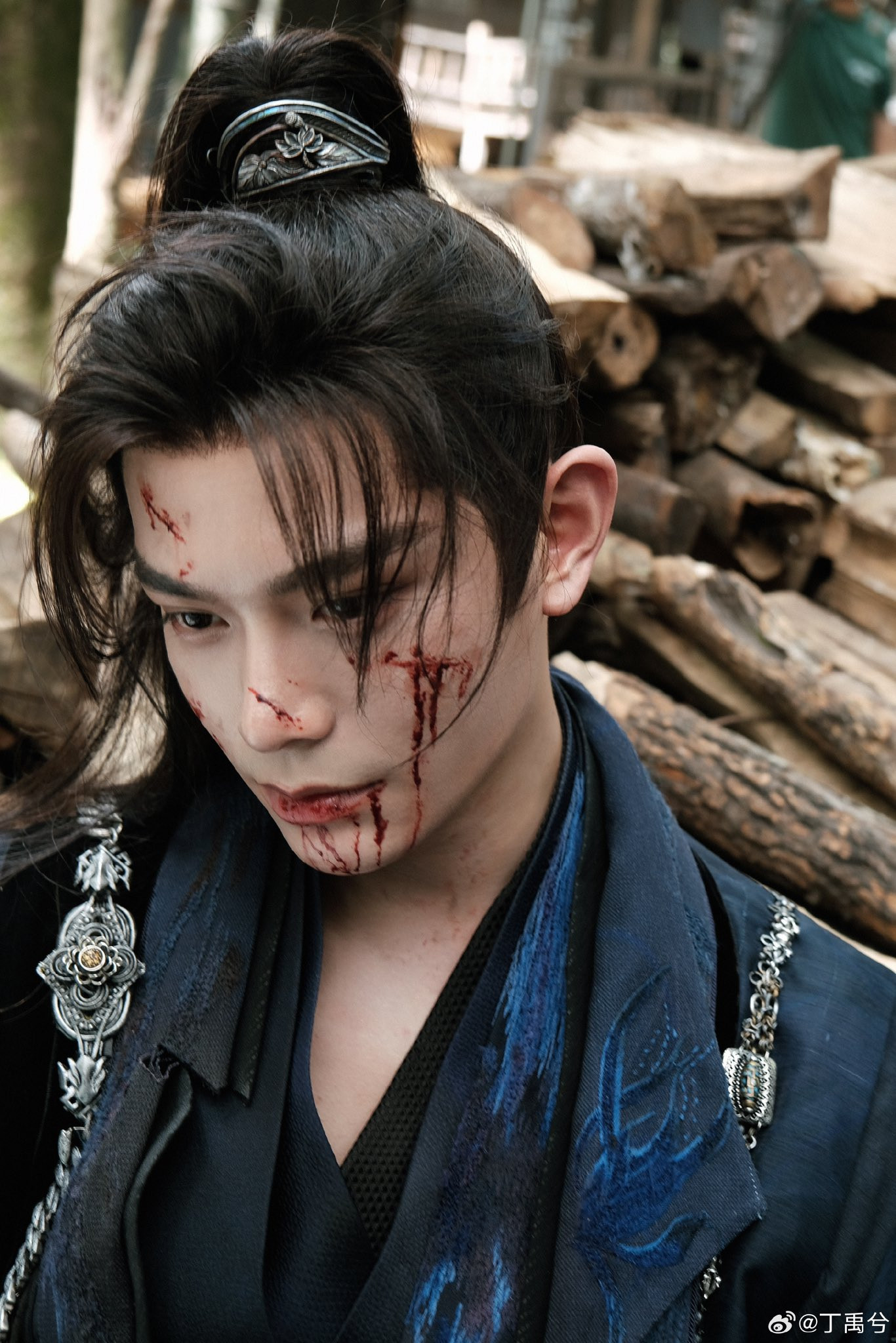 Đinh Vũ Hề không thuộc top nam thần với nhan sắc nhìn là phát mê nhưng diễn xuất lại tạo nên &quot;hiệu ứng làm đẹp&quot; đỉnh cấp giúp anh thu phục trái tim khán giả.