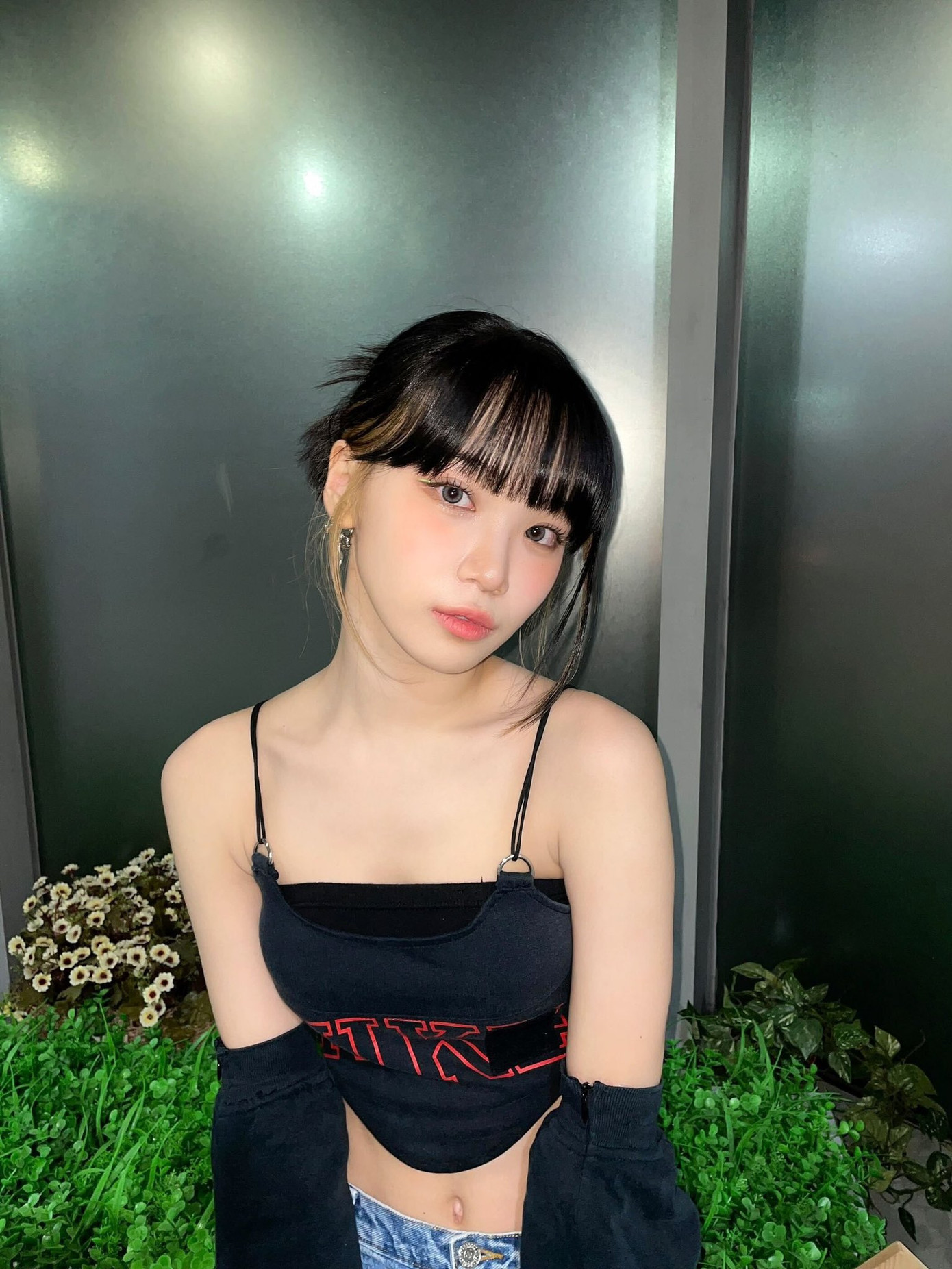 Cắt tóc ngắn, đổi concept và ra mắt cùng LE SSERAFIM được coi như cú chuyển ngoạn mục giúp Chaewon bật lên thấy rõ. Cắt tóc ngắn, đổi concept và ra mắt cùng LE SSERAFIM được coi như cú chuyển ngoạn mục giúp Chaewon bật lên thấy rõ.