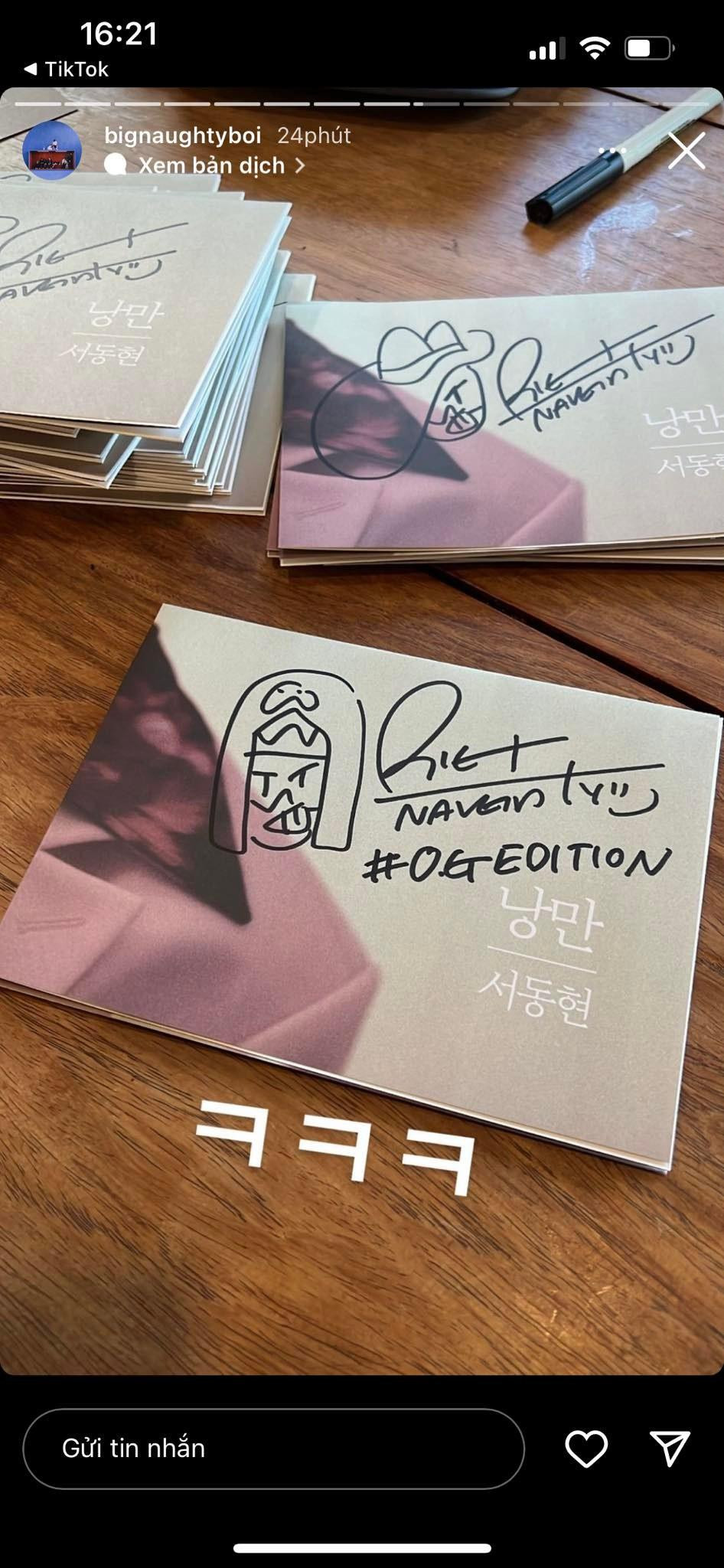 Mỗi album ký tay được chàng rapper 2K3 vẽ thêm một hình gương mặt khác nhau. - Nguồn: BIG Naughty boi - 서동현 1st Vietnam fanpage