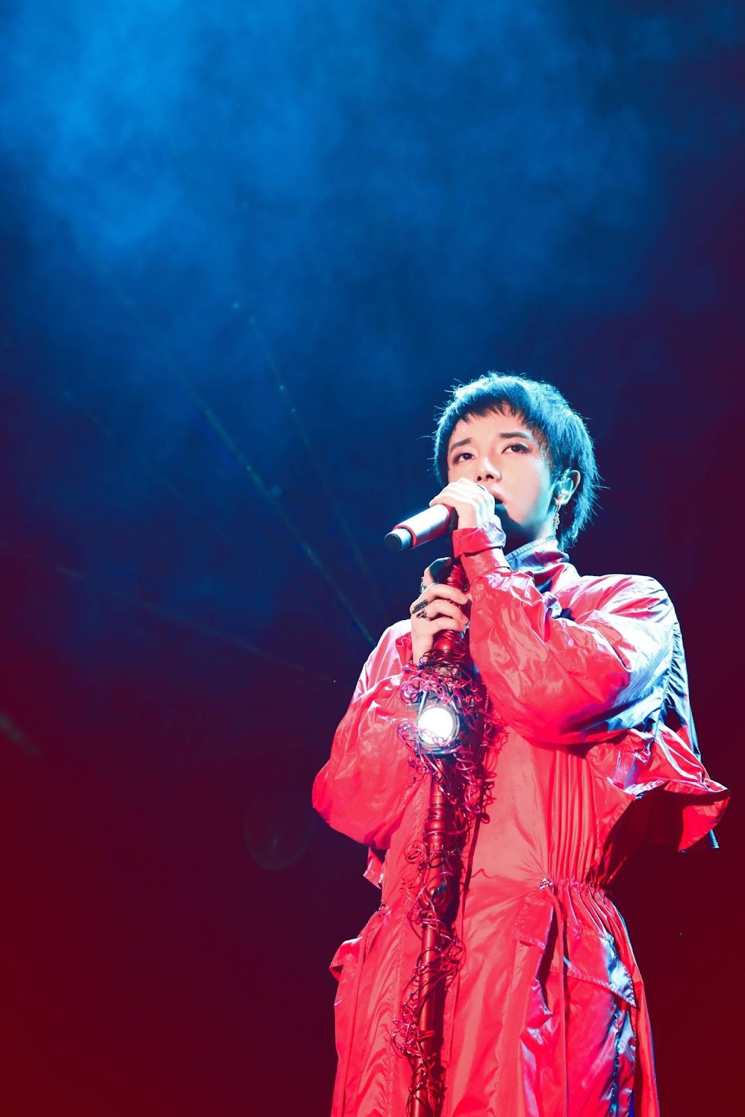 Tháng 6/2021, căn bệnh ung thư của mẹ tái phát, Hoa Thần Vũ đã cùng mẹ trải qua những ngày tháng cuối cùng trong bệnh viện.