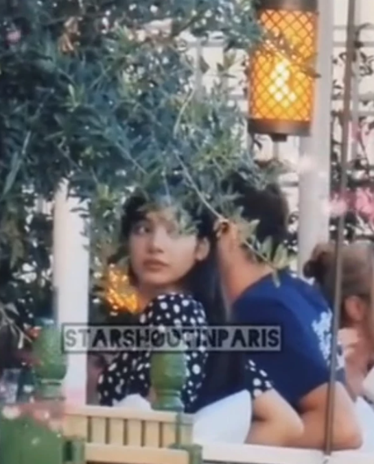 Lisa và Frédéric Arnault từng được bắt gặp ở một nhà hàng tại Paris vào tháng trước. Lisa và Frédéric Arnault từng được bắt gặp ở một nhà hàng tại Paris vào tháng trước.