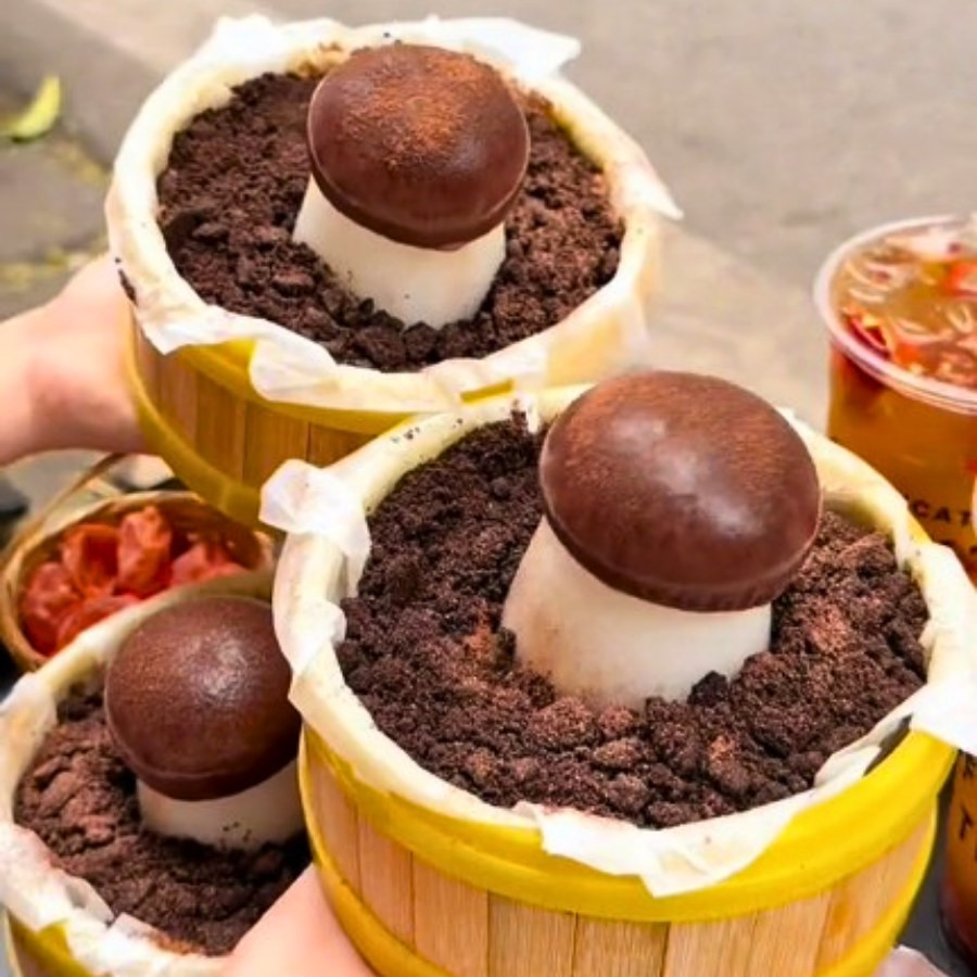 Vẻ ngoài xinh yêu của milo nấm khiến nhiều Gen Z không thể kiềm lòng, truy lùng ăn thử. Giá cho một phần là 35.000 đồng được nhận xét là hợp lý. Vẻ ngoài xinh yêu của milo nấm khiến nhiều Gen Z không thể kiềm lòng, truy lùng ăn thử. Giá cho một phần là 35.000 đồng được nhận xét là hợp lý.