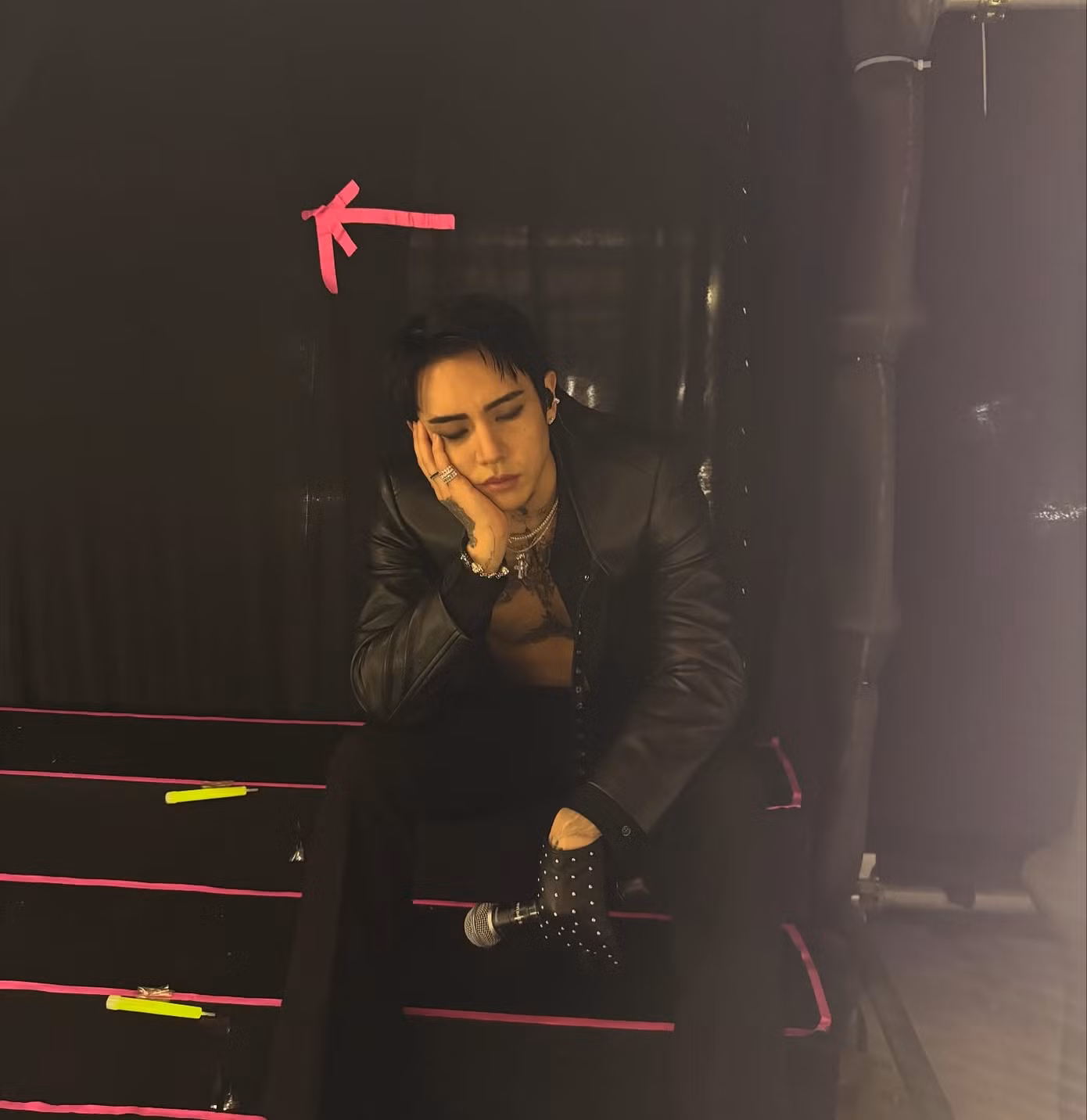 Loạt ảnh công tác tại Hà Nội được DPR IAN đăng tải ngay trong đêm 21/6. Loạt ảnh công tác tại Hà Nội được DPR IAN đăng tải ngay trong đêm 21/6.