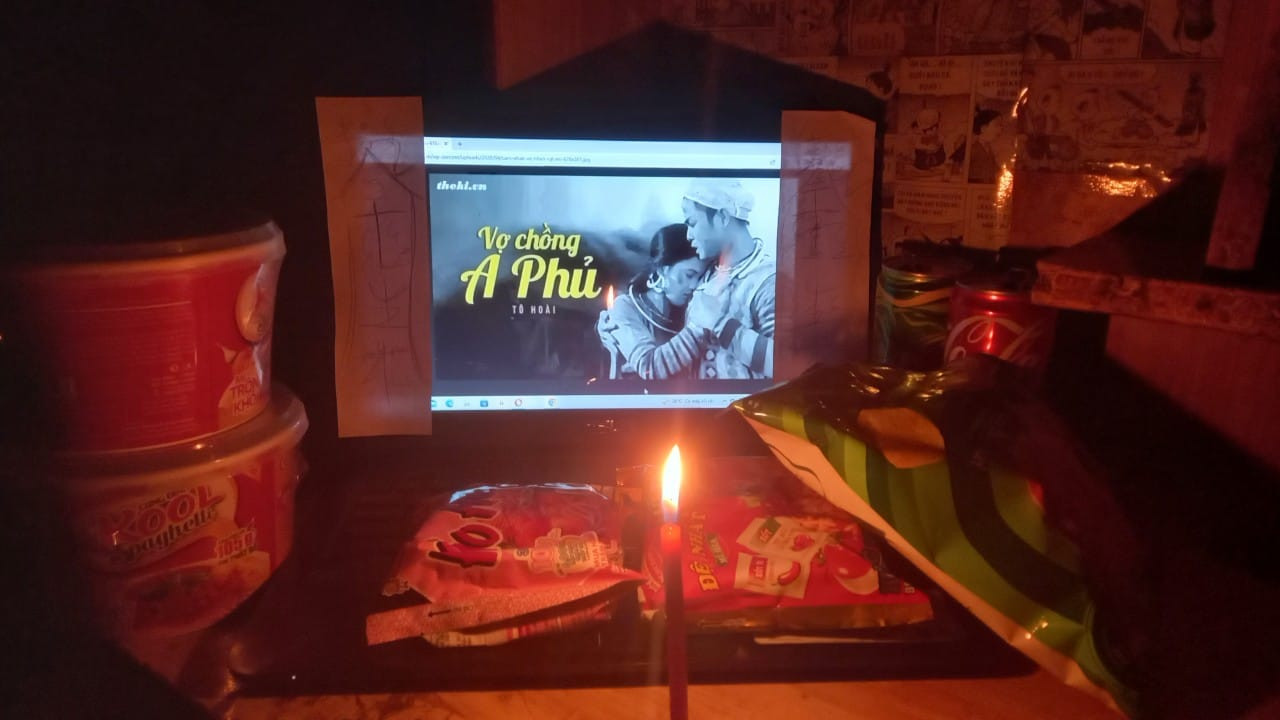 Một teen 2K5 "lập đàn" cầu nguyện cho Vợ chồng A Phủ sẽ xuất hiện trong đề thi, nhận về "bão like" và bình luận "năn nỉ" thành hiện thực từ đồng niên khắp nơi. - Ảnh: pnam Một teen 2K5 "lập đàn" cầu nguyện cho Vợ chồng A Phủ sẽ xuất hiện trong đề thi, nhận về "bão like" và bình luận "năn nỉ" thành hiện thực từ đồng niên khắp nơi. - Ảnh: pnam