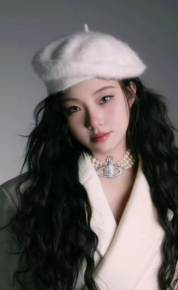 "Má vương" ngoài đời khi "lên đồ" sang xịn khiến dân mạng ngỡ ngàng. "Má vương" ngoài đời khi "lên đồ" sang xịn khiến dân mạng ngỡ ngàng.