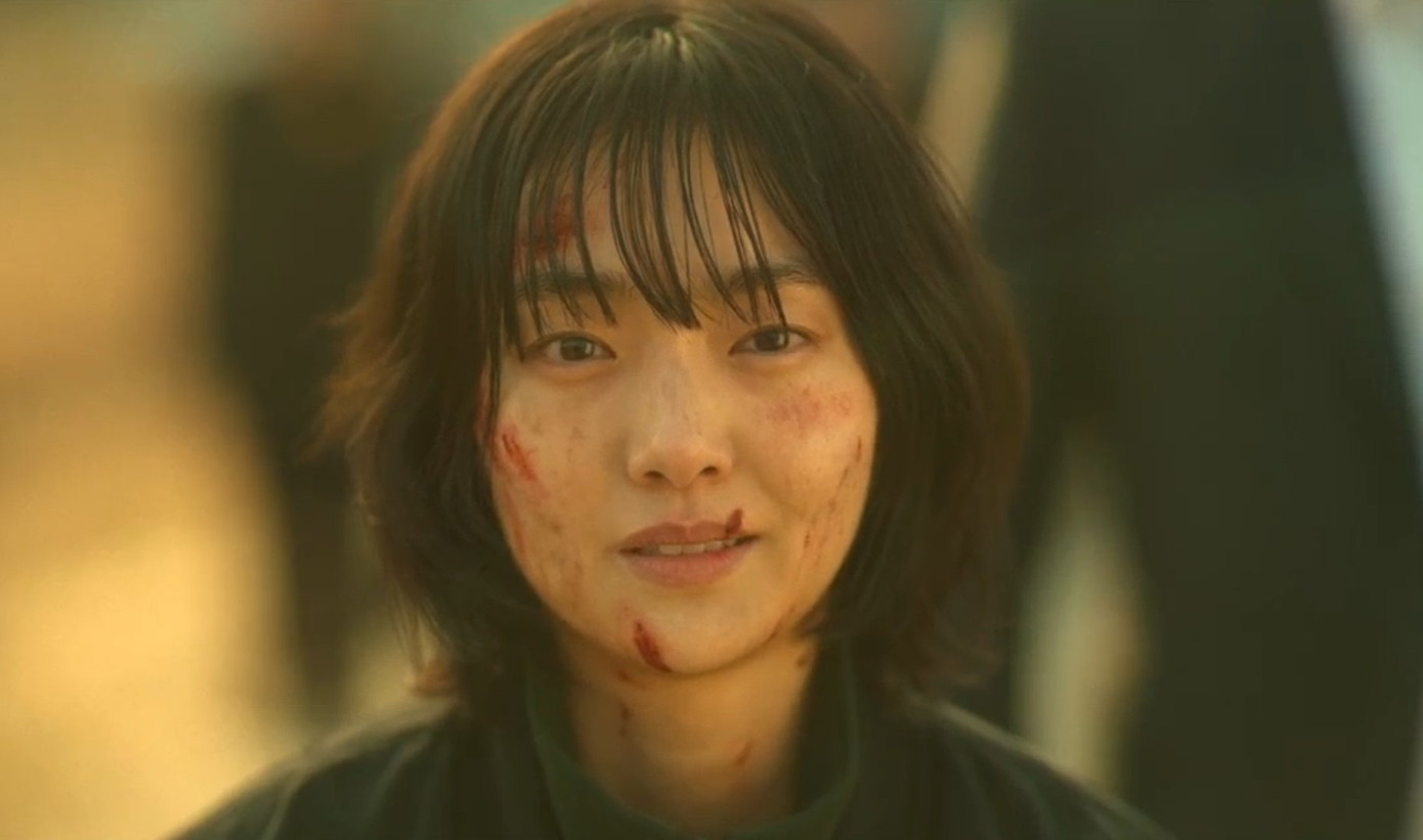 Jeong Jin Man còn sống là điều có thể đoán được sau khi xem tập 6. Là lính đánh thuê với tài trí hàng đầu, anh không thể nào bị lừa bởi đoạn ghi âm giả từ Bae Jung Min (Park Ji Bin) rồi tự sát quá dễ dàng.