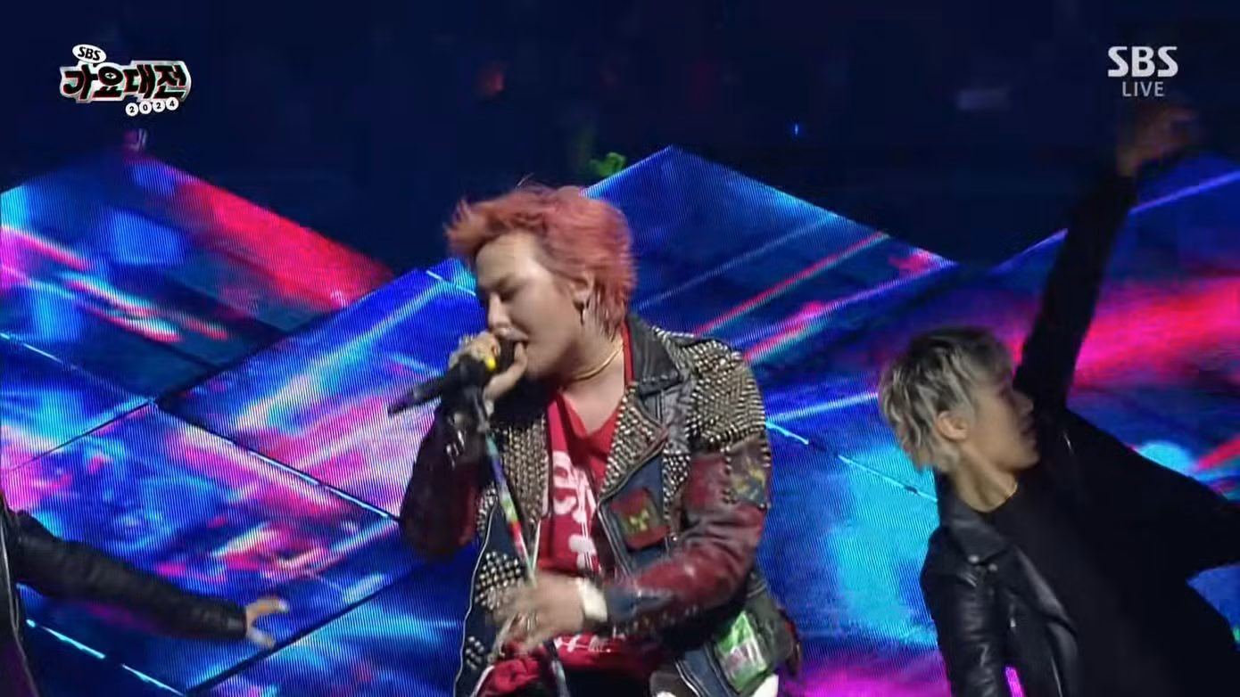 Những bản hit cũ được mang trở lại khiến người hâm mộ nóng lòng muốn G-Dragon sớm phát hành album và khởi động một chuyến lưu diễn.