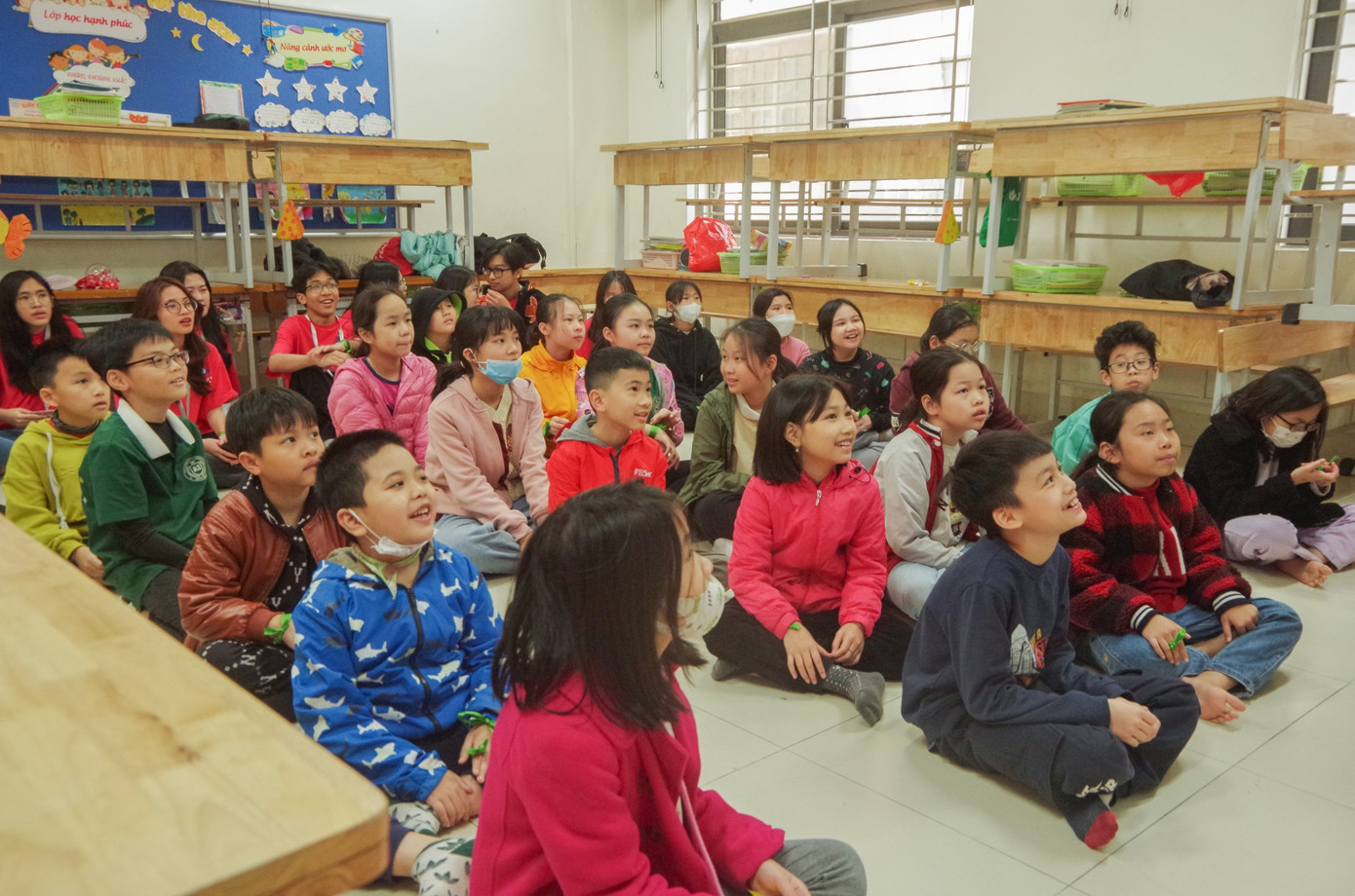 Buổi học với các &quot;giáo viên teen&quot; không thiếu tiếng cười tại trường Tiểu học Thành Công B.