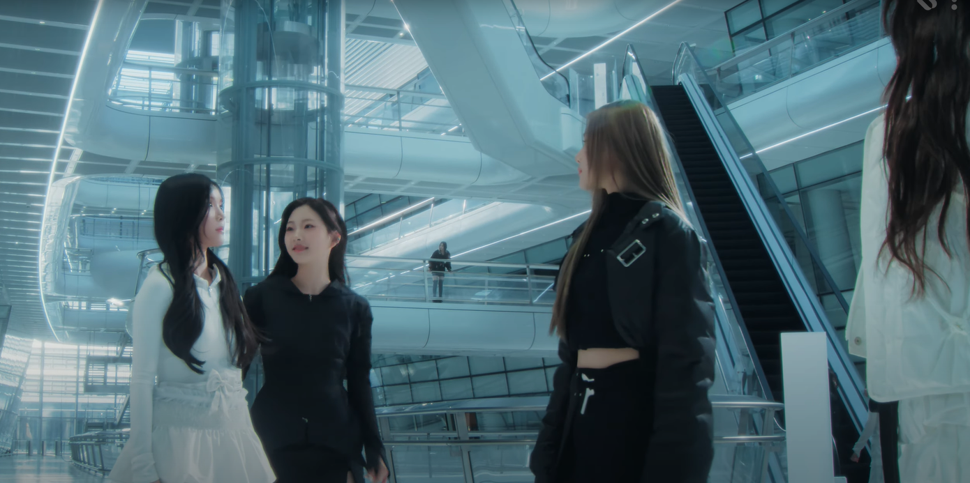 Visual - bao gồm cả nhan sắc các thành viên và phần nhìn MV luôn là thế mạnh của "ông lớn" này, được bảo chứng tốt ở màn debut của Hearts2Hearts. Visual - bao gồm cả nhan sắc các thành viên và phần nhìn MV luôn là thế mạnh của "ông lớn" này, được bảo chứng tốt ở màn debut của Hearts2Hearts.