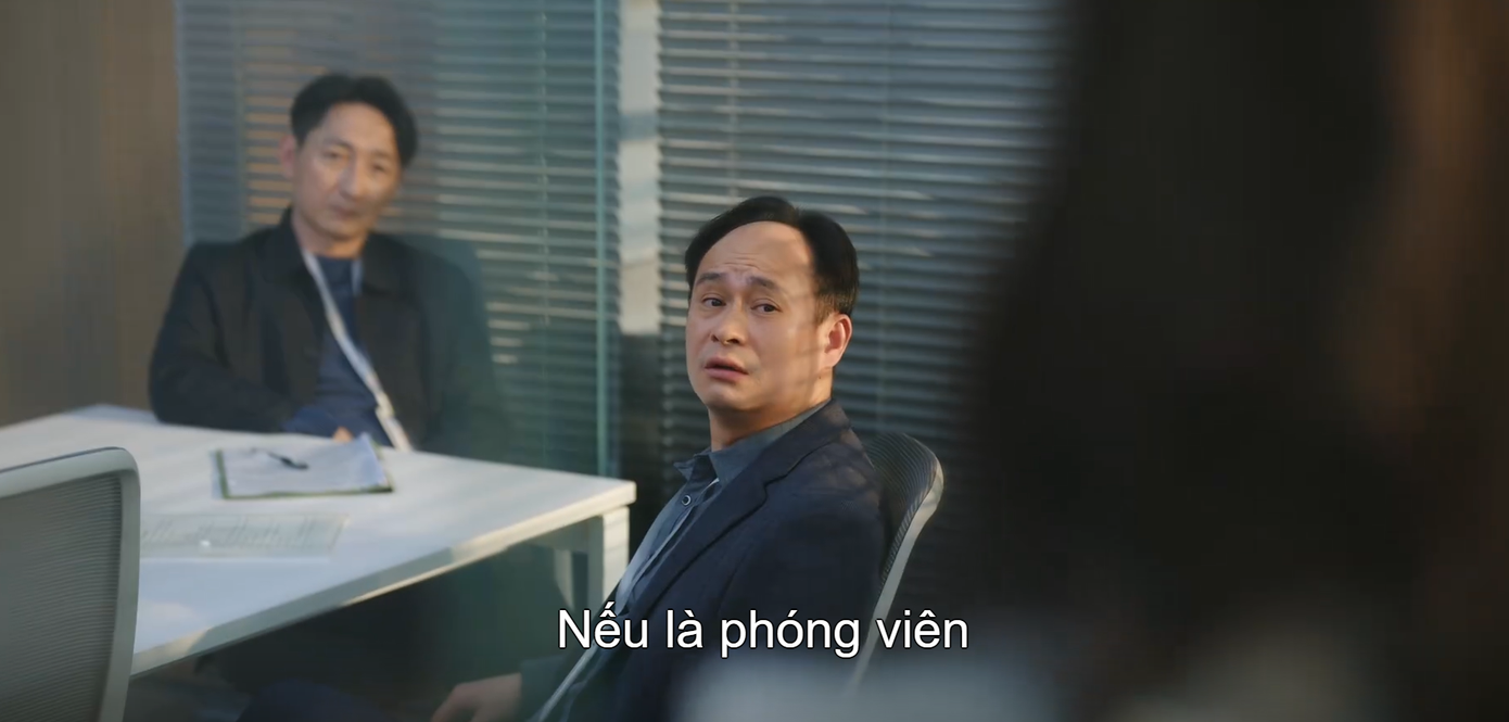 Chủ nhiệm Cam bênh vực cô, thẳng thắn, dứt khoát như cách ông từng hỏi rõ mọi chuyện, khuyên cô đi liên hoan, hòa nhập với mọi người trong tòa soạn. Chủ nhiệm Cam bênh vực cô, thẳng thắn, dứt khoát như cách ông từng hỏi rõ mọi chuyện, khuyên cô đi liên hoan, hòa nhập với mọi người trong tòa soạn.