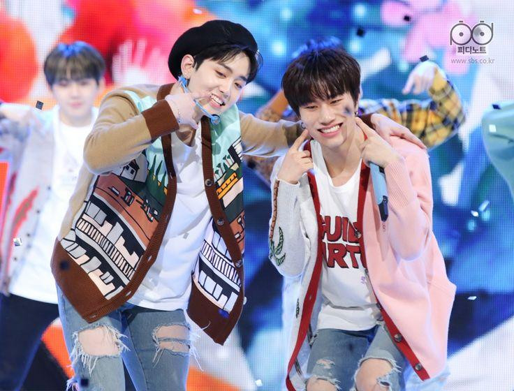Mashiho (trái) và Bang Yedam (phải) đã tạm ngưng hoạt động với TREASURE từ cuối tháng 5/2022 với lý do tương tự. Cả hai đều vắng mặt trong màn tái xuất gần nhất của TREASURE với Hello. Mashiho (trái) và Bang Yedam (phải) đã tạm ngưng hoạt động với TREASURE từ cuối tháng 5/2022 với lý do tương tự. Cả hai đều vắng mặt trong màn tái xuất gần nhất của TREASURE với Hello.