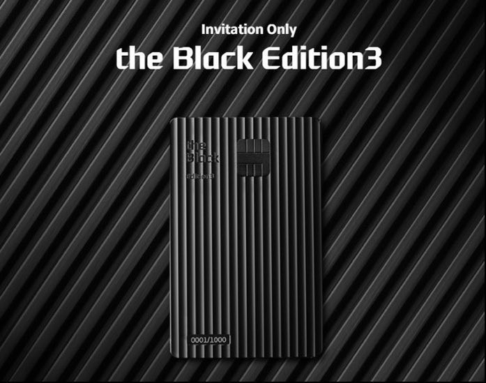 Cận cảnh thẻ đen mà Lisa sở hữu. Cận cảnh thẻ đen mà Lisa sở hữu.