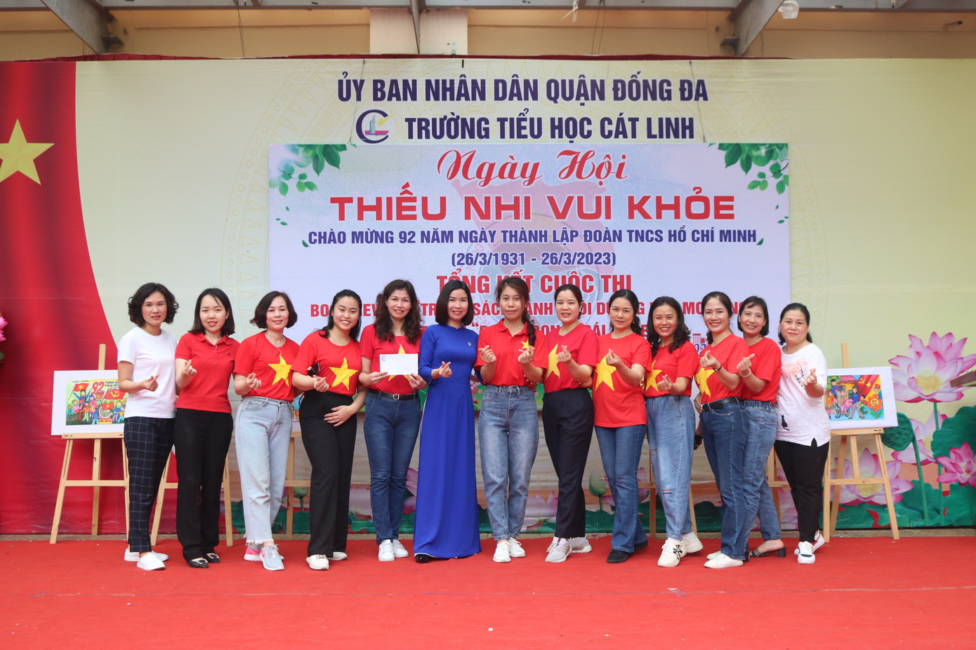 Giải nhất phần thi kéo co giữa các giáo viên trong trường thuộc về đội của cô Hiệu trưởng Nguyễn Thanh Thủy. Giải nhất phần thi kéo co giữa các giáo viên trong trường thuộc về đội của cô Hiệu trưởng Nguyễn Thanh Thủy.
