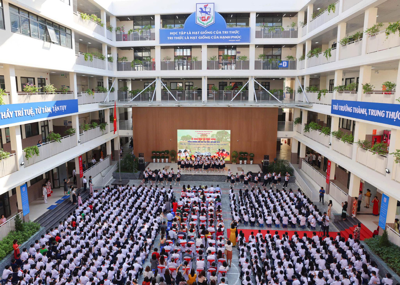 Trường THCS Giảng Võ sau khi tái xây dựng trở thành ngôi trường có cơ sở hiện đại, tiện nghi bậc nhất quận Ba Đình (Hà Nội).