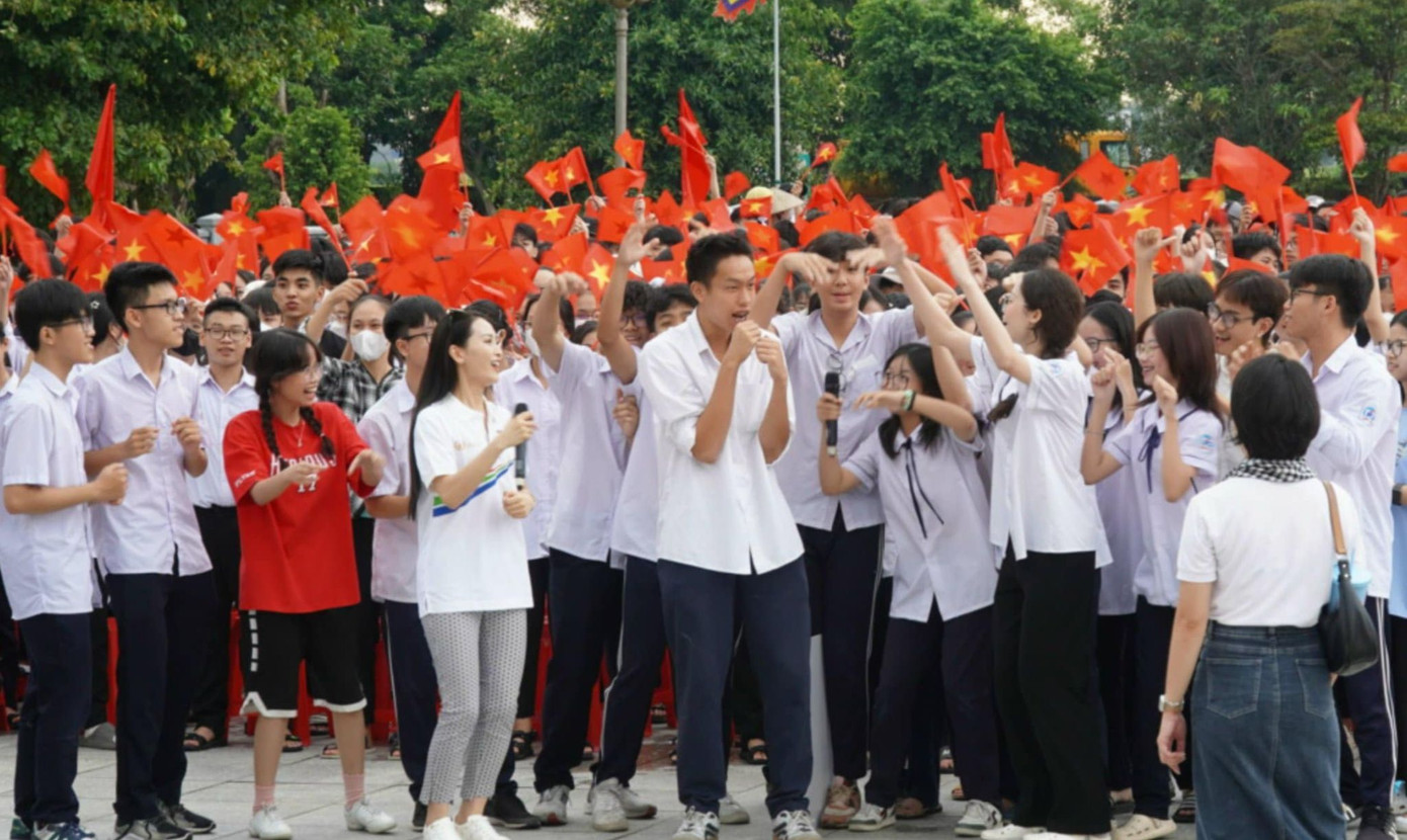 Điểm cầu tại Hải Phòng đặt tại khu Quảng trường Danh nhân Văn hóa - Trạng Trình Nguyễn Bỉnh Khiêm.