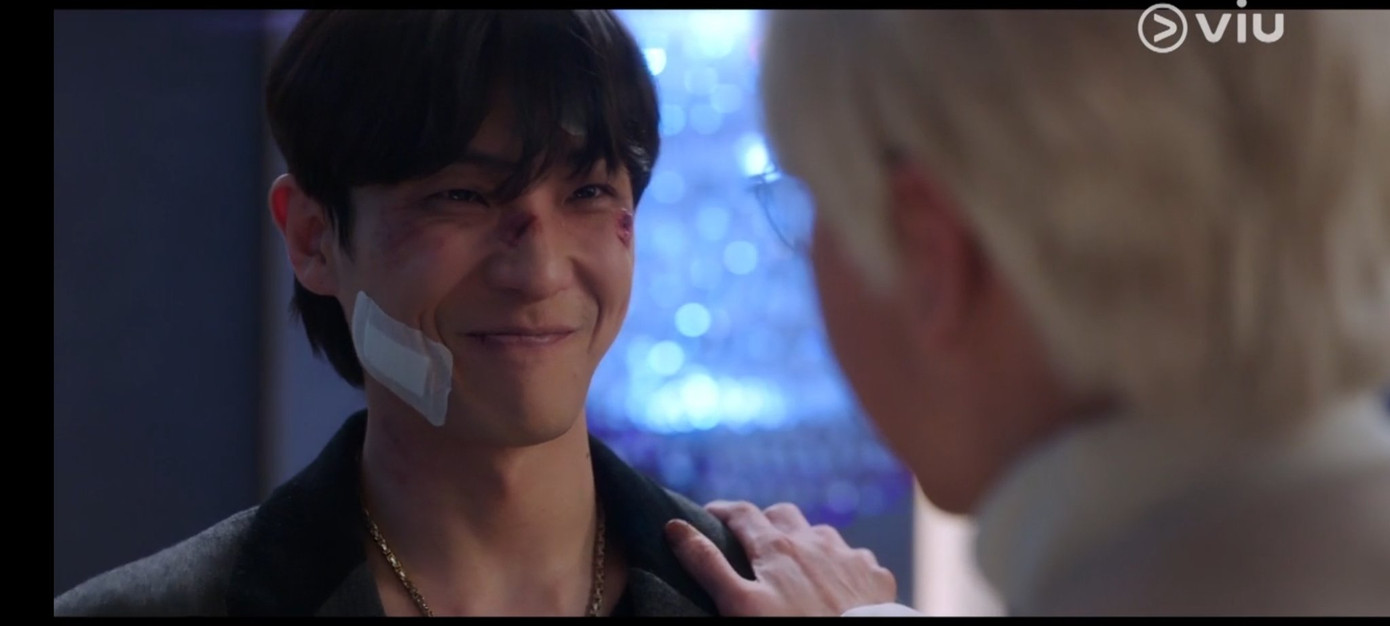 Khán giả thương cảm tới bất lực cho Min Do Hyuk vì anh bị chính kẻ muốn hại mình chơi đùa như một quân cờ.